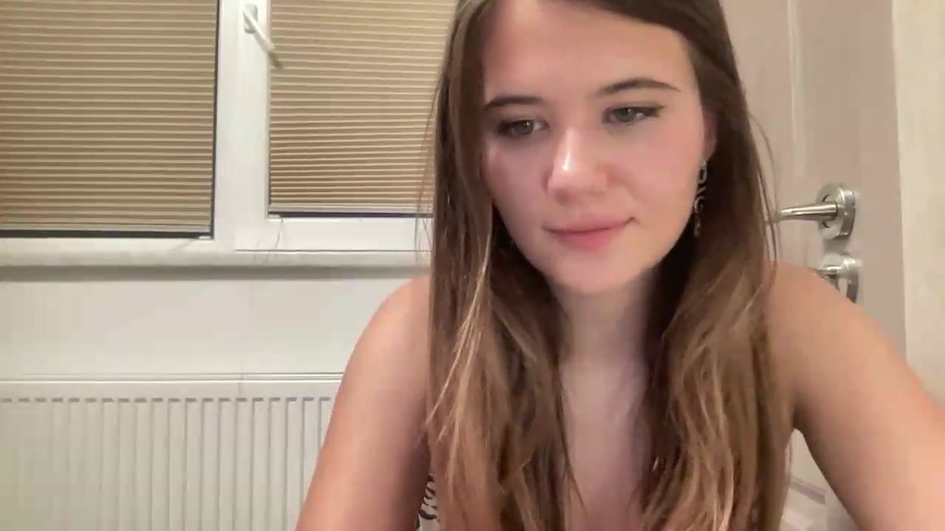 Gallery image thumbnail from Elvira's myfreecams stream on, 08/09/2026, 22:32 image 12 of 20