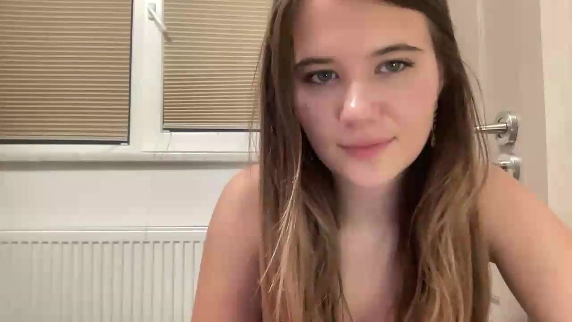 Gallery image thumbnail from Elvira's myfreecams stream on, 08/09/2026, 22:32 image 10 of 20
