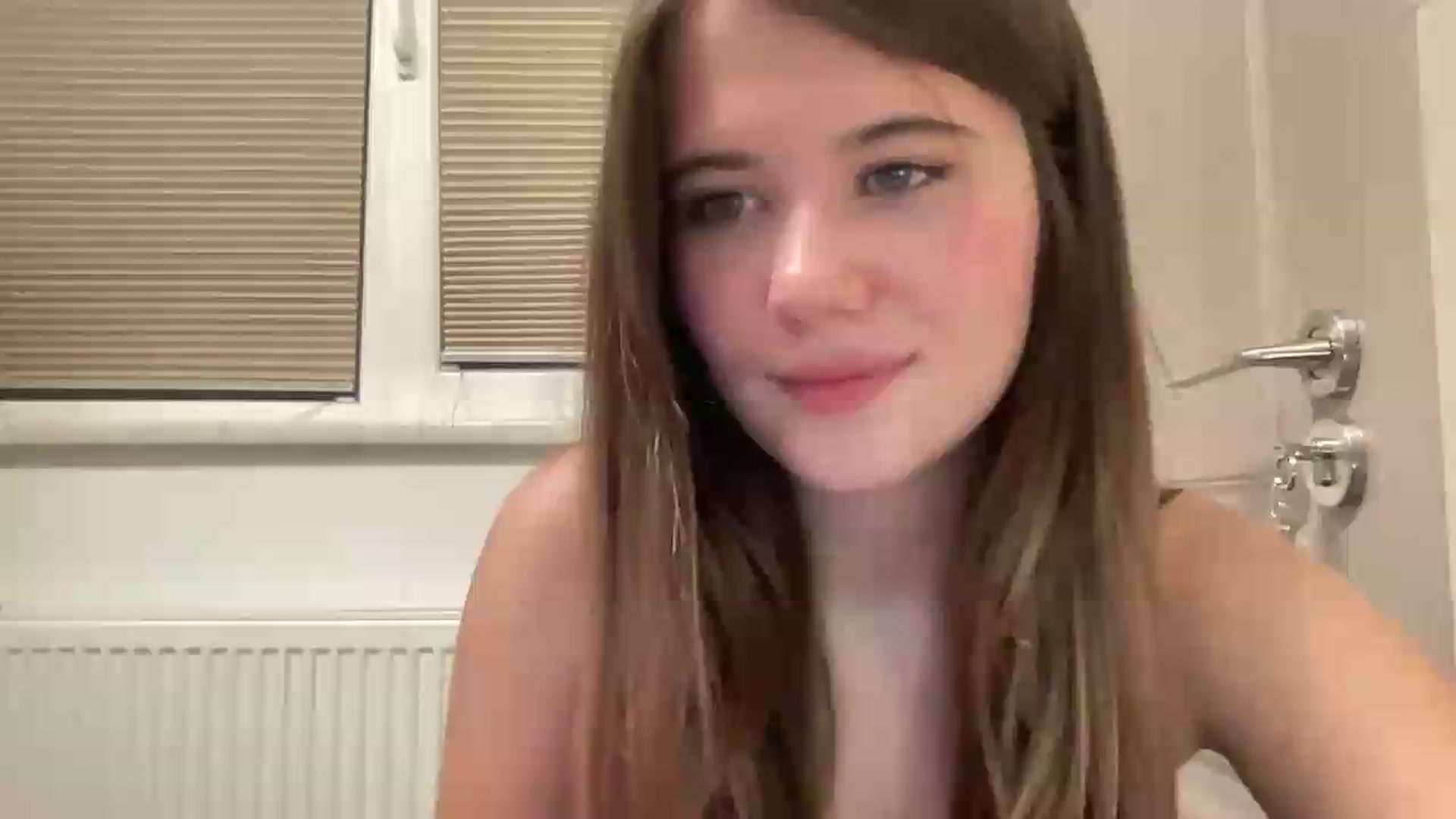Gallery image thumbnail from Elvira's myfreecams stream on, 08/10/2026, 18:39 image 17 of 20