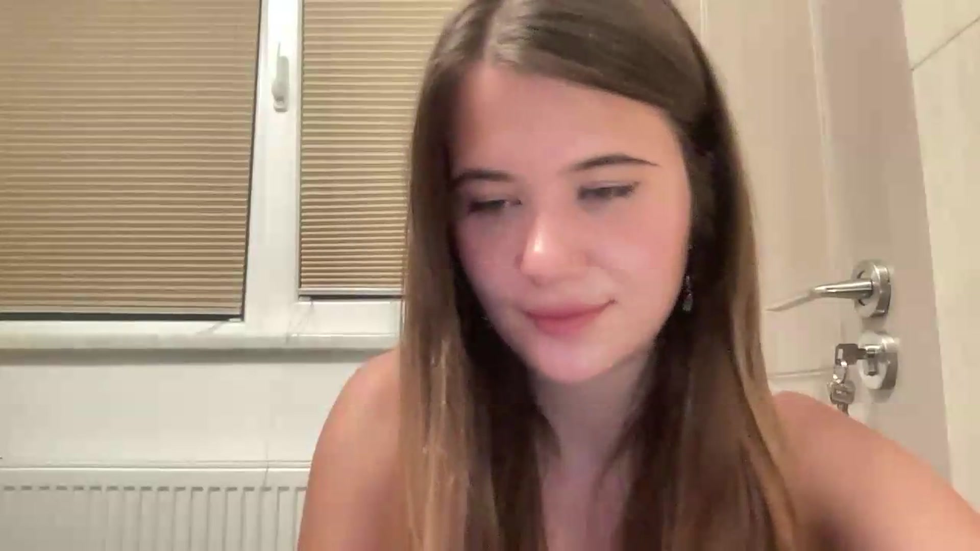 Gallery image thumbnail from Elvira's myfreecams stream on, 08/19/2026, 20:51 image 16 of 20
