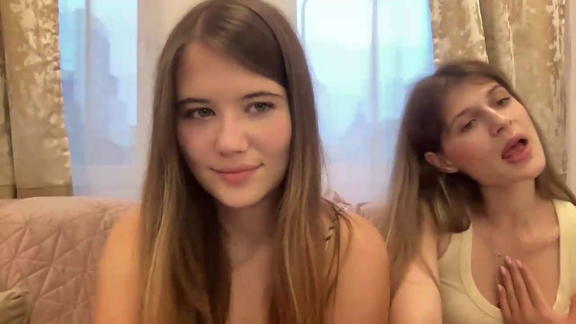 Gallery image thumbnail from Elvira's myfreecams stream on, 08/26/2026, 17:59 image 16 of 20
