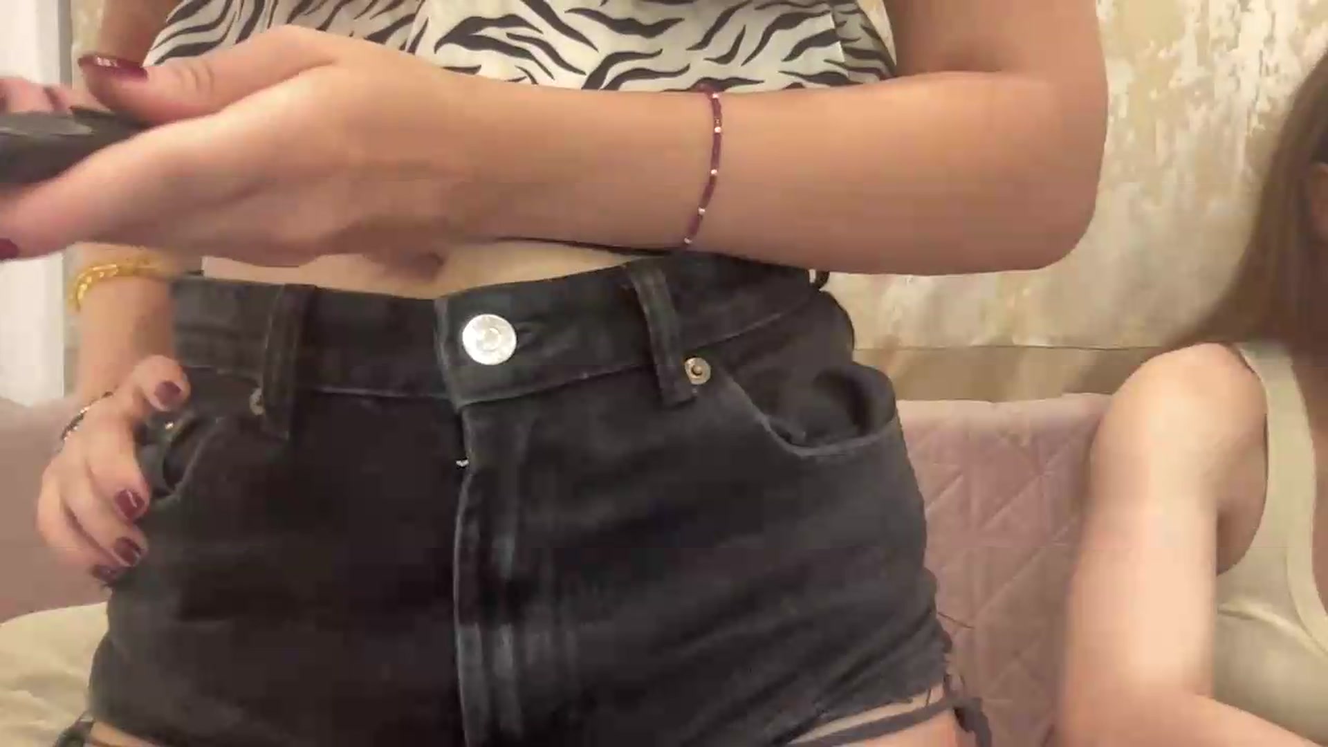 Gallery image thumbnail from Elvira's myfreecams stream on, 08/26/2026, 20:56 image 4 of 20