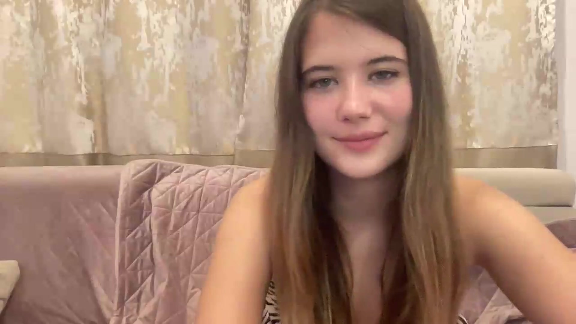 Gallery image thumbnail from Elvira's myfreecams stream on, 08/27/2026, 24:07 image 15 of 20