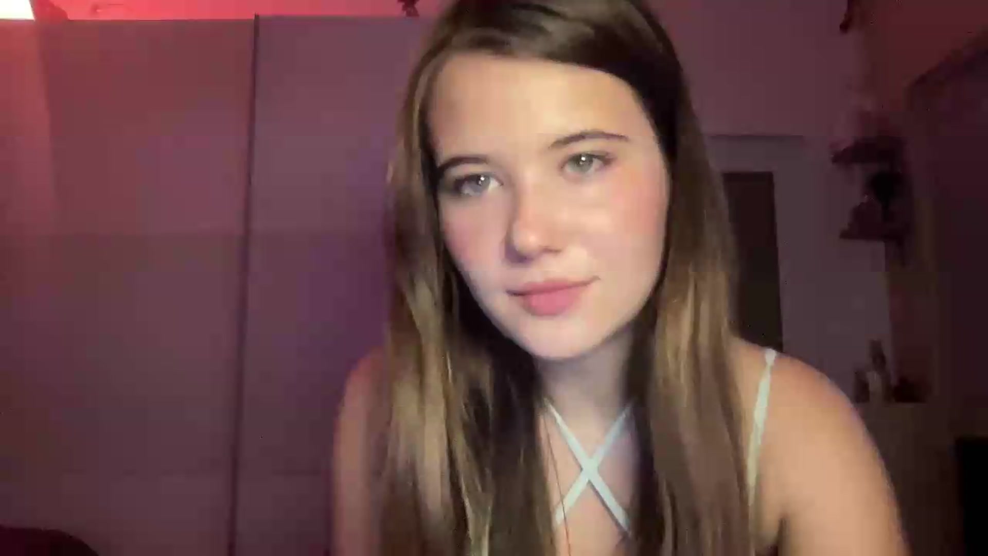 Gallery image thumbnail from Elvira's myfreecams stream on, 08/27/2026, 19:32 image 2 of 20