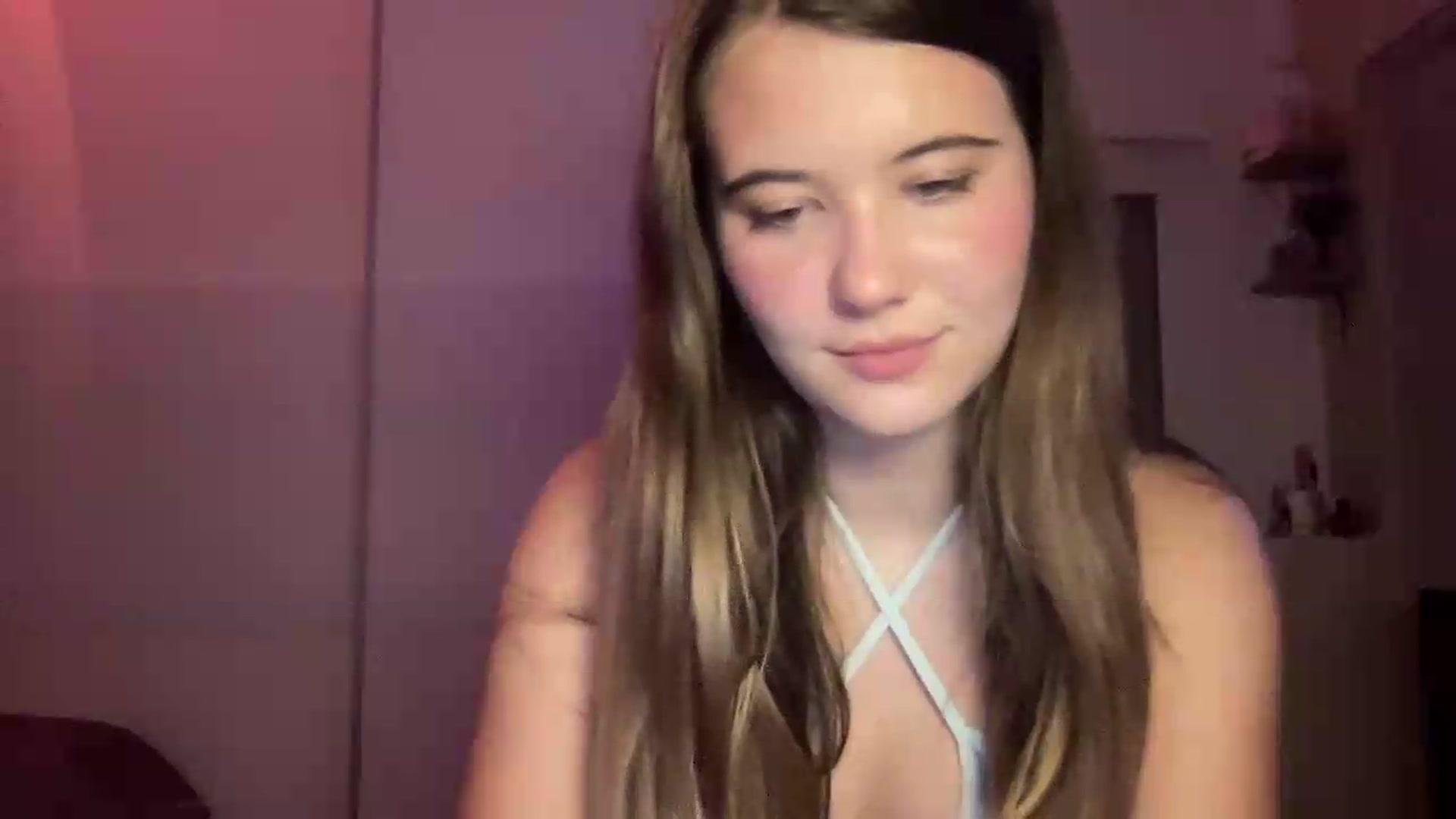 Gallery image thumbnail from Elvira's myfreecams stream on, 08/27/2026, 19:32 image 12 of 20