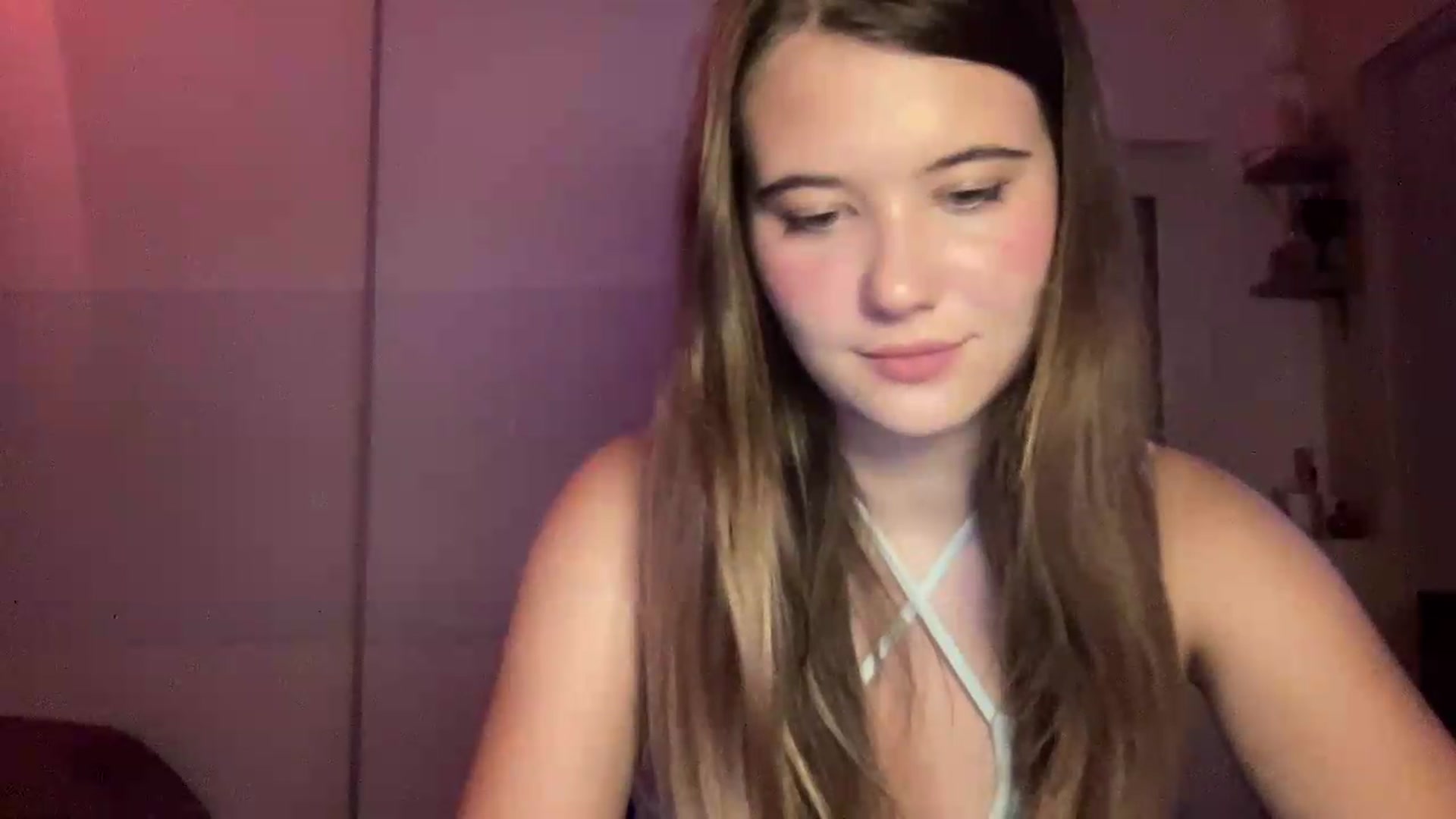 Gallery image thumbnail from Elvira's myfreecams stream on, 08/27/2026, 19:32 image 17 of 20