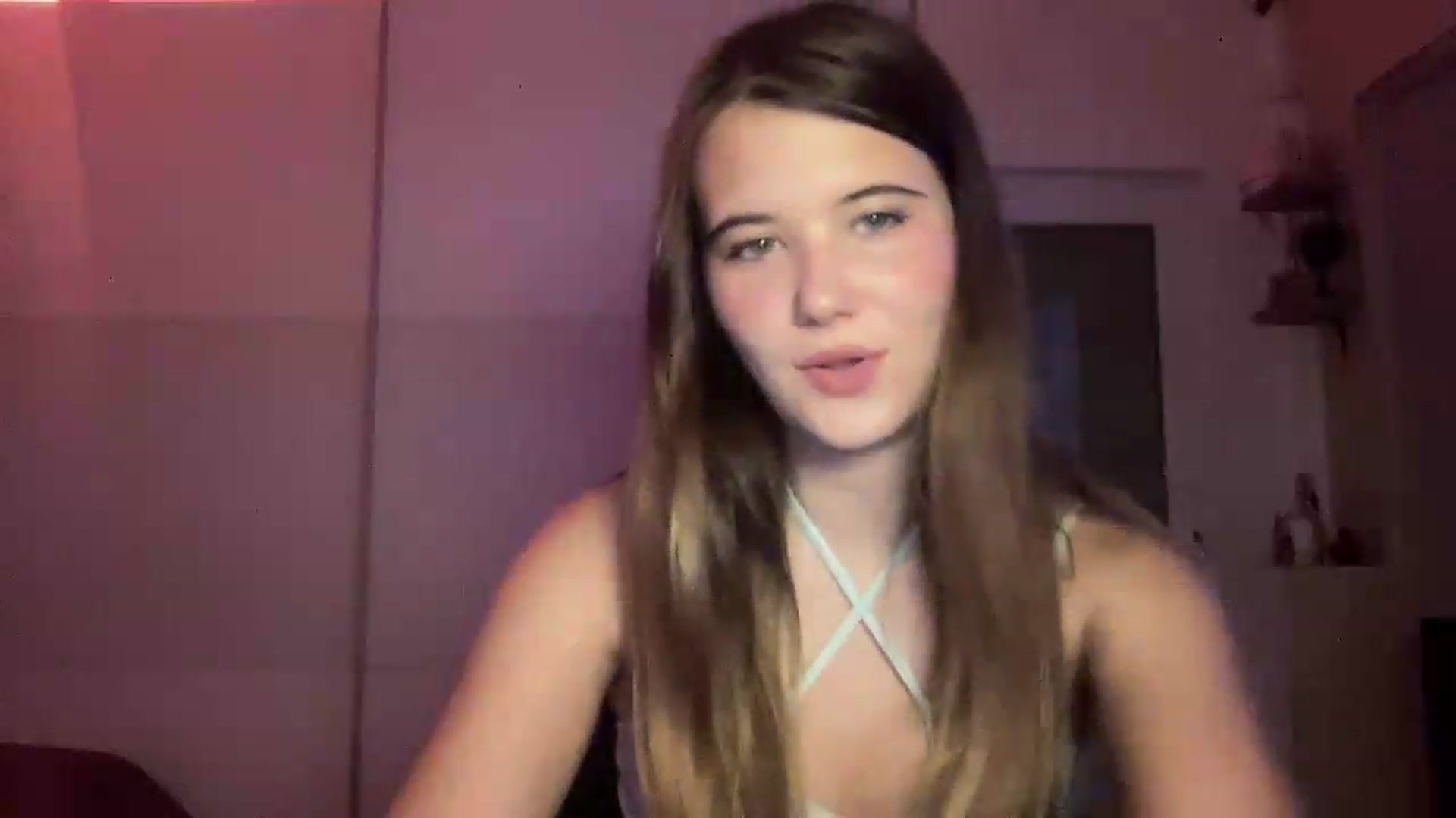 Gallery image thumbnail from Elvira's myfreecams stream on, 08/27/2026, 19:32 image 8 of 20