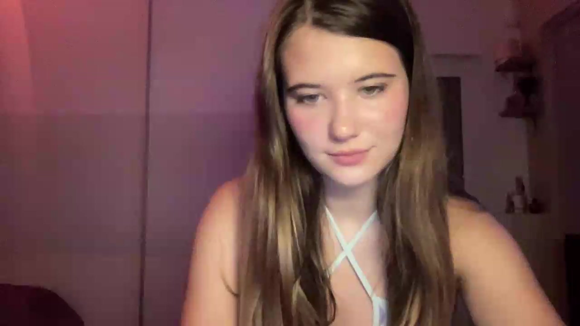 Gallery image thumbnail from Elvira's myfreecams stream on, 08/27/2026, 19:32 image 13 of 20