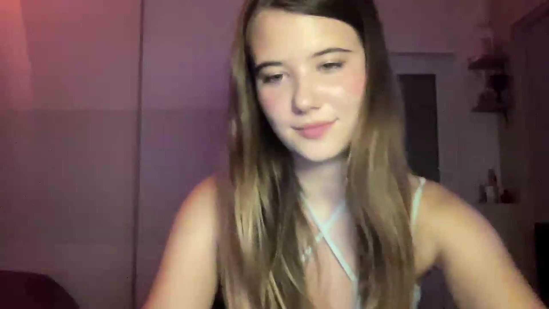 Gallery image thumbnail from Elvira's myfreecams stream on, 08/27/2026, 19:32 image 20 of 20