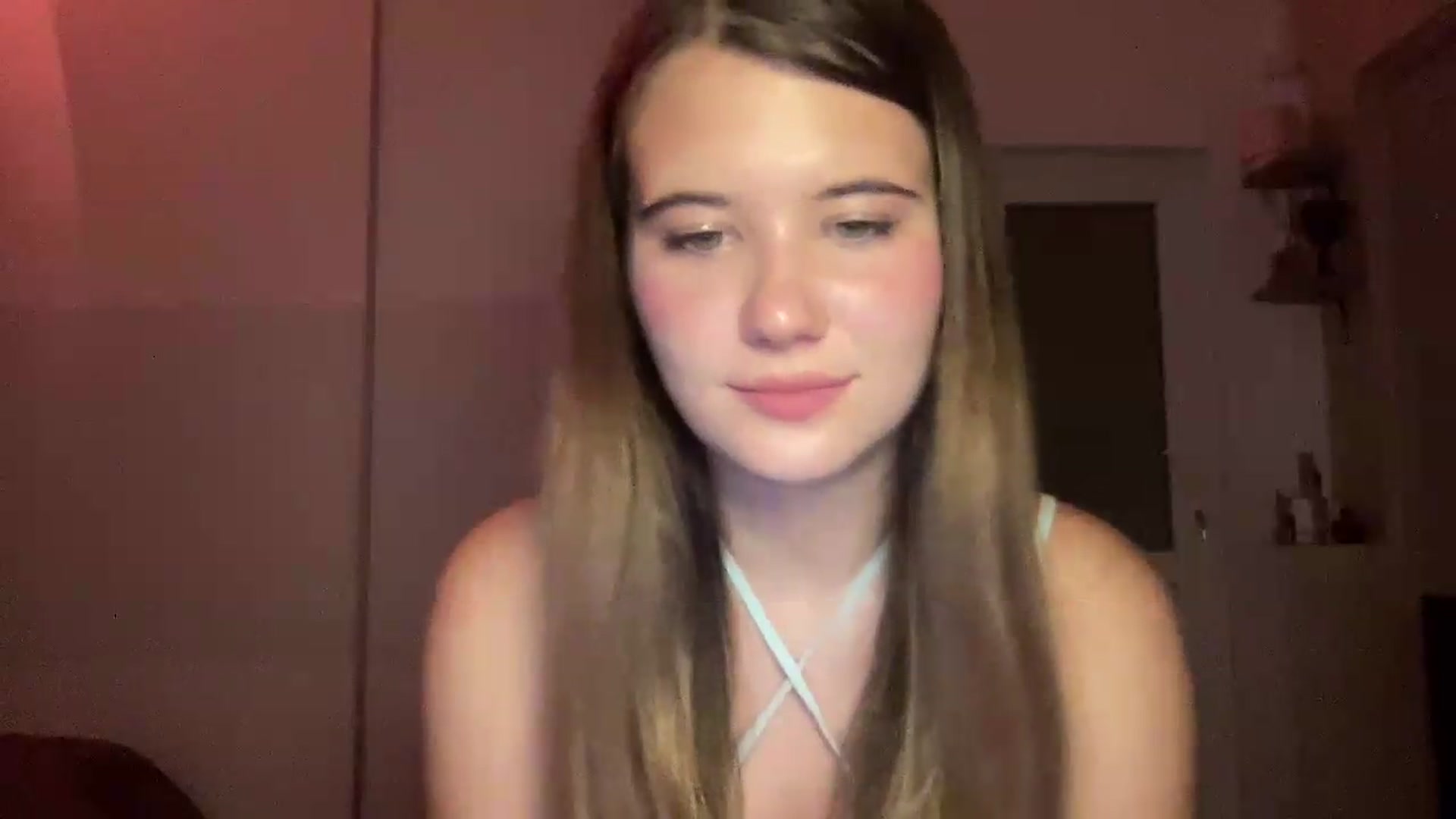 Gallery image thumbnail from Elvira's myfreecams stream on, 08/27/2026, 23:48 image 17 of 20