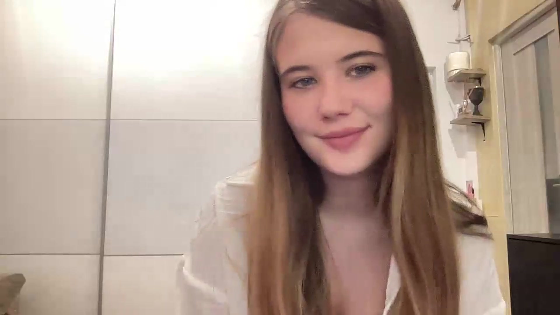 Gallery image thumbnail from Elvira's myfreecams stream on, 08/28/2026, 19:46 image 9 of 20