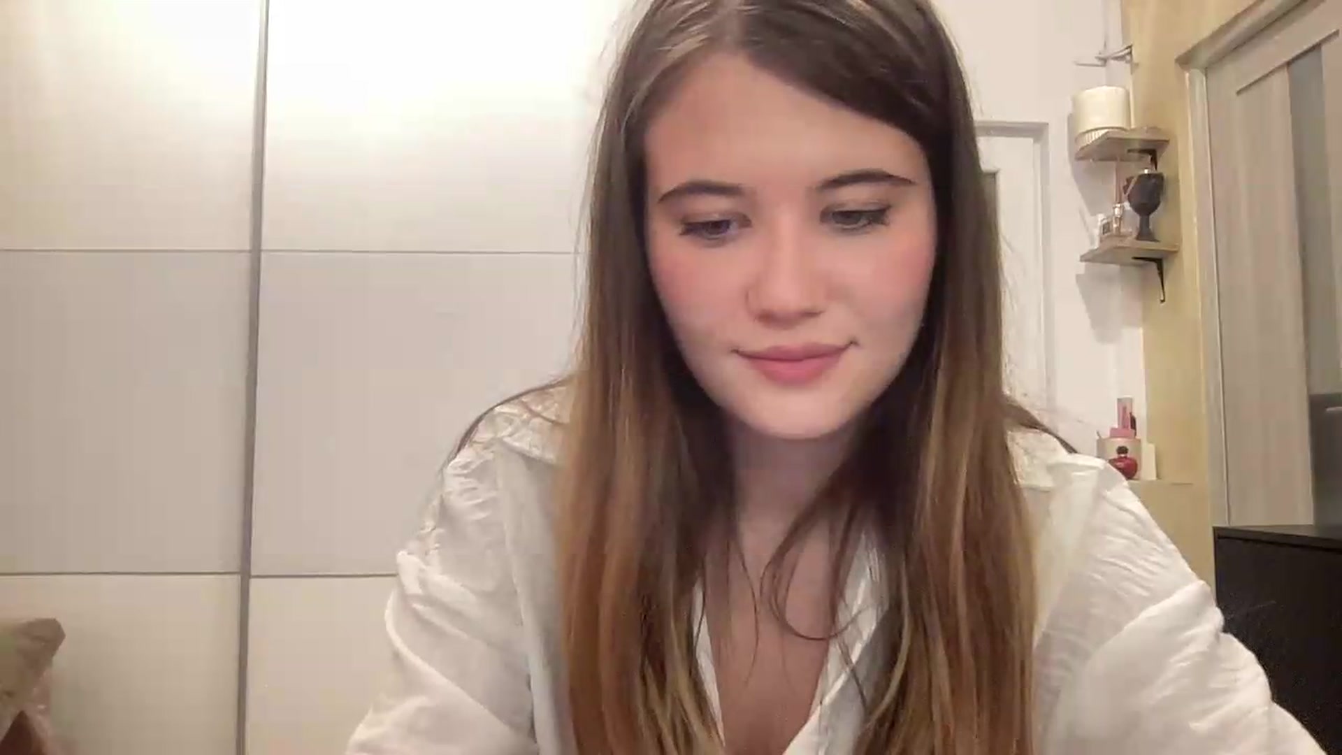 Gallery image thumbnail from Elvira's myfreecams stream on, 08/28/2026, 22:35 image 16 of 20