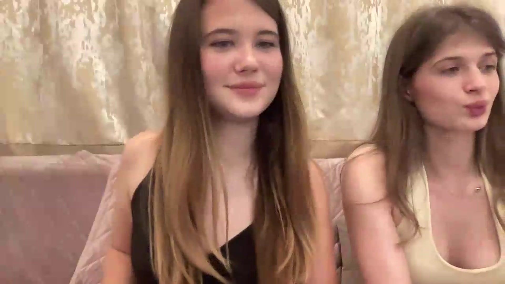 Gallery image thumbnail from Elvira's myfreecams stream on, 08/29/2026, 20:29 image 15 of 20