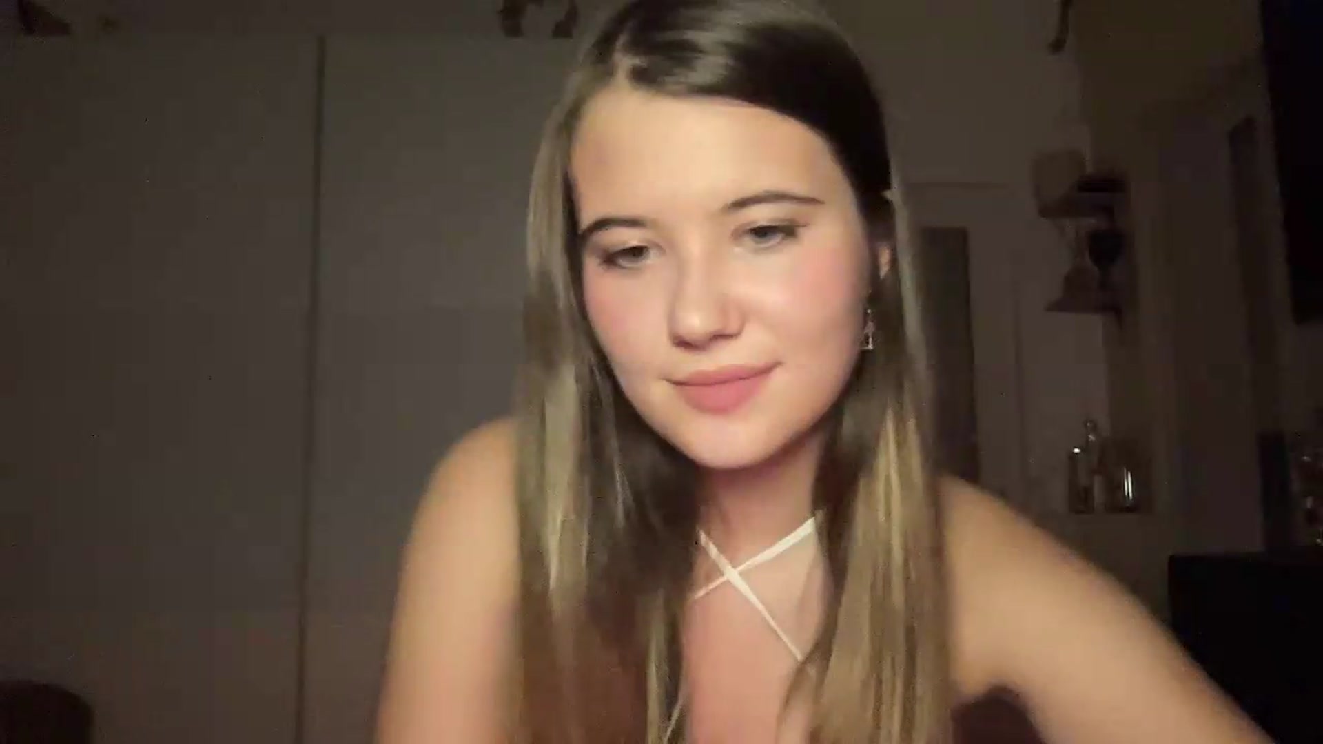 Gallery image thumbnail from Elvira's myfreecams stream on, 09/08/2026, 20:38 image 15 of 20