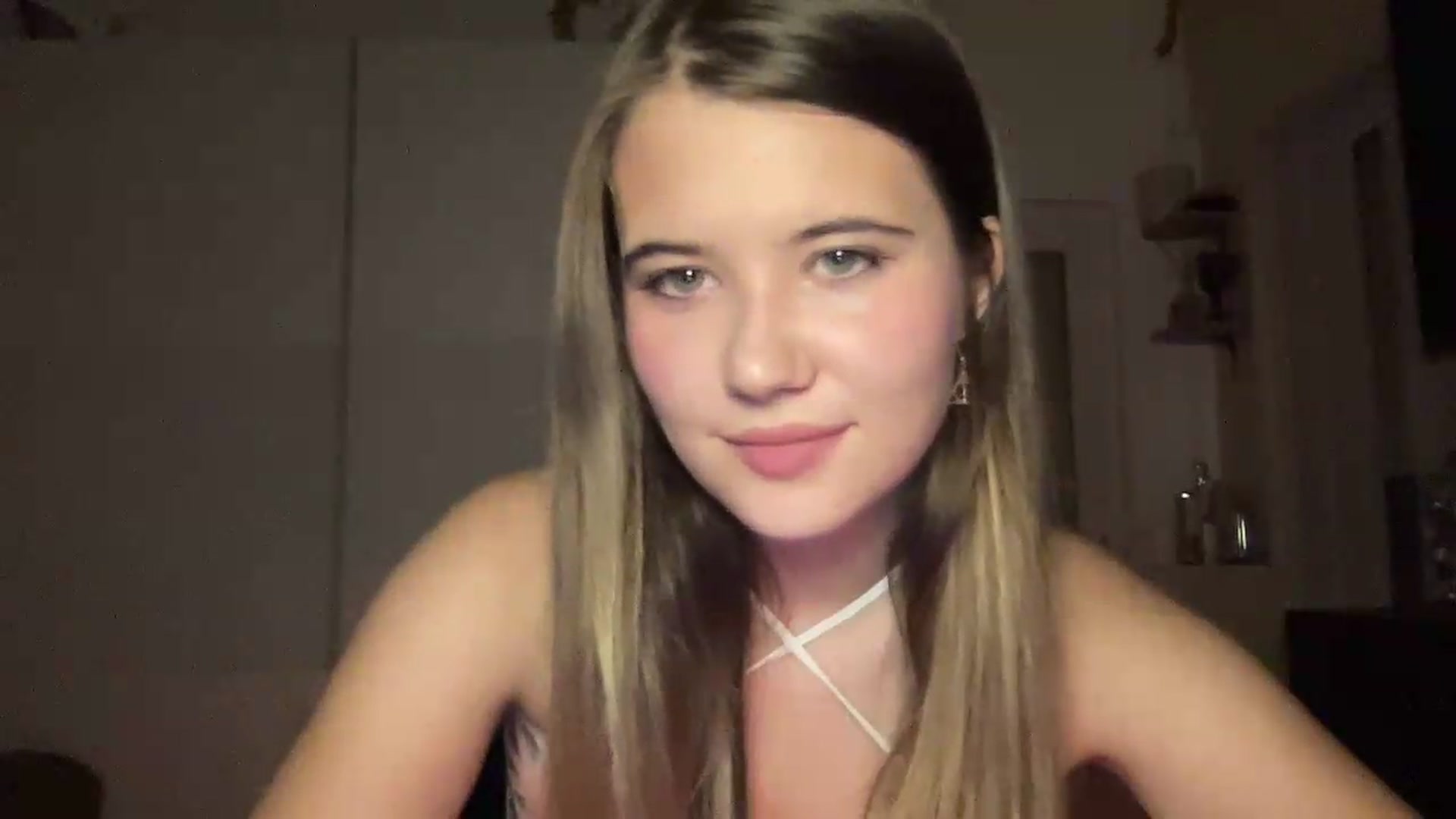 Gallery image thumbnail from Elvira's myfreecams stream on, 09/08/2026, 20:38 image 2 of 20