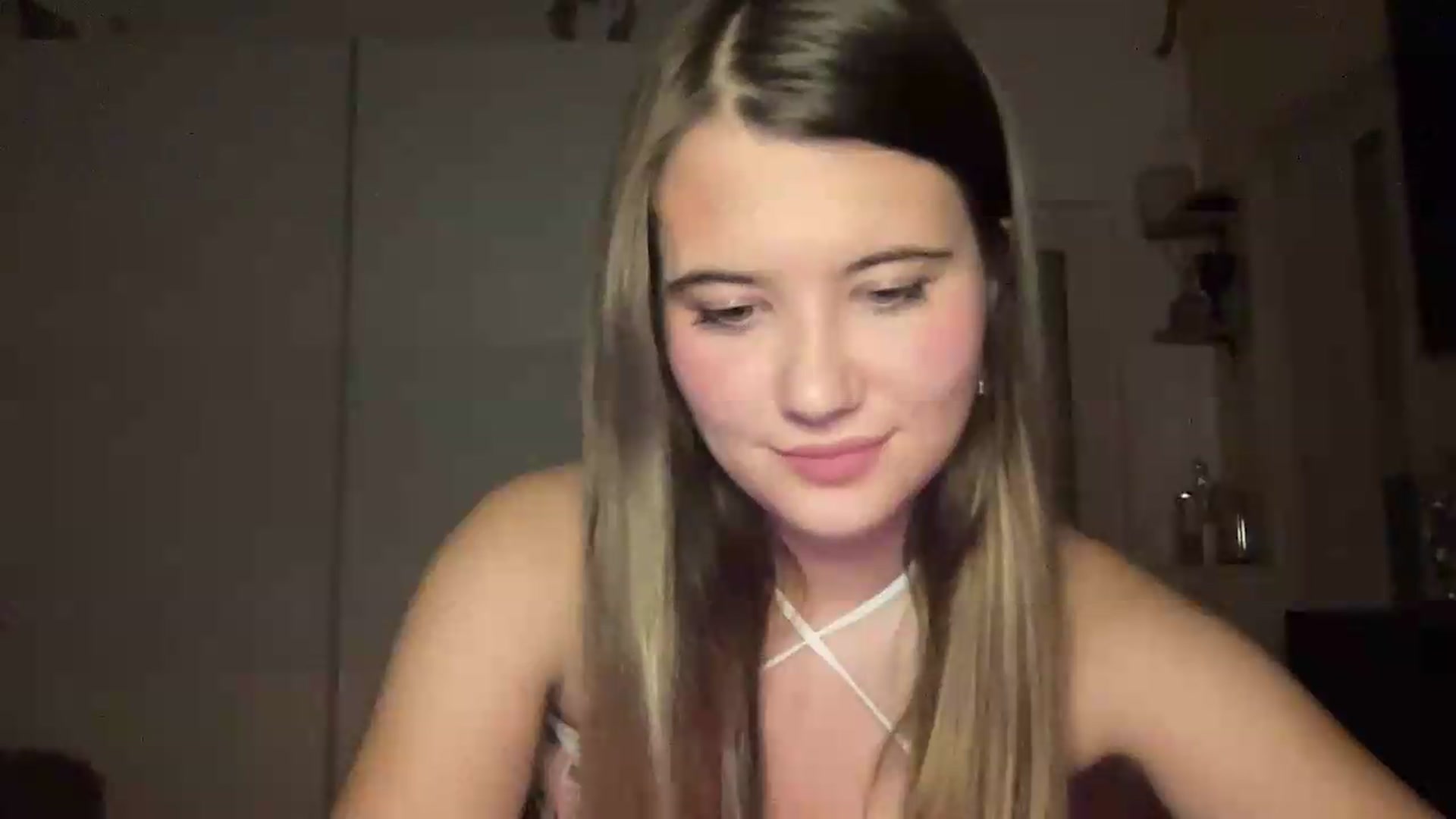 Gallery image thumbnail from Elvira's myfreecams stream on, 09/08/2026, 20:38 image 10 of 20