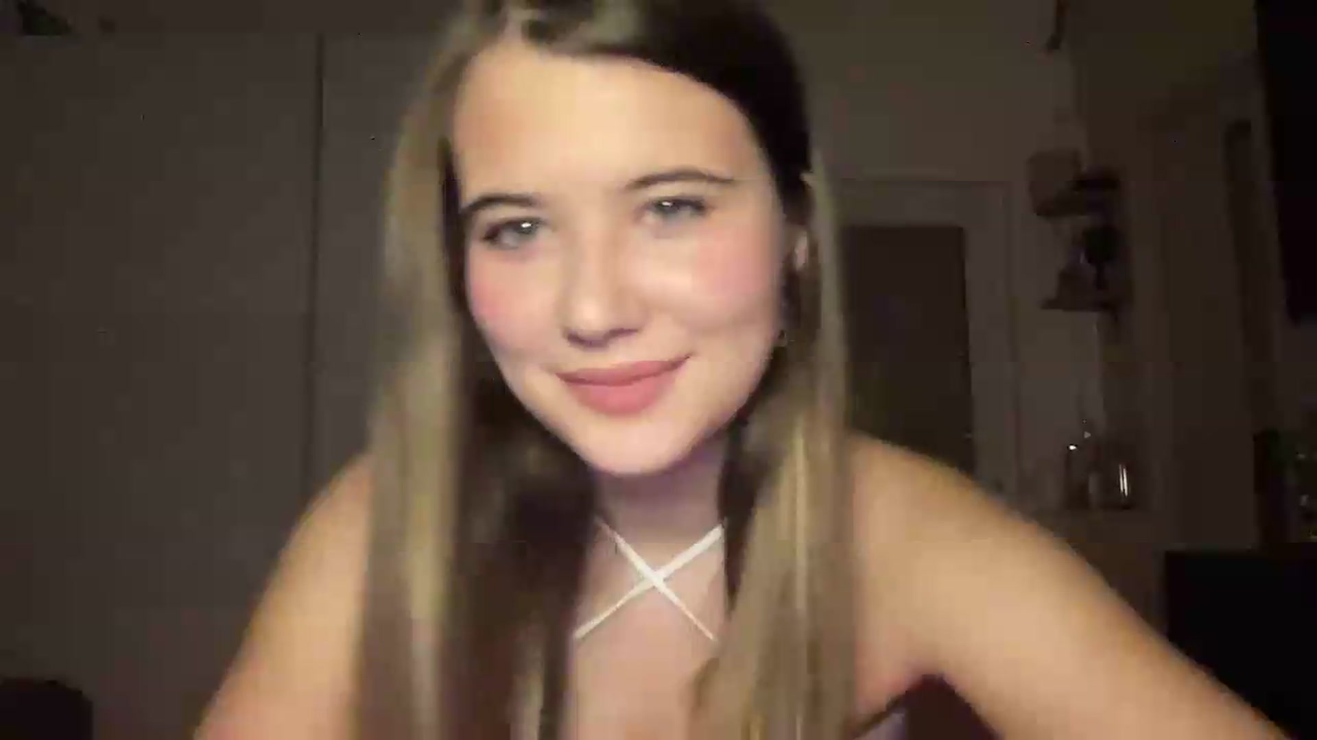 Gallery image thumbnail from Elvira's myfreecams stream on, 09/08/2026, 20:38 image 4 of 20