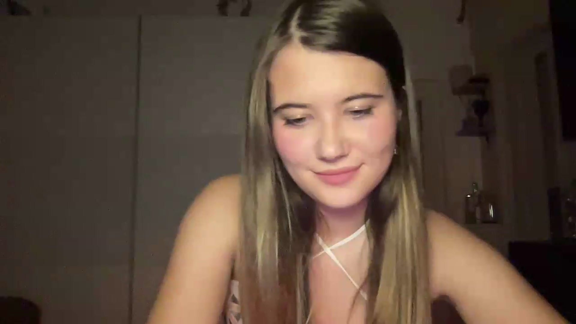 Gallery image thumbnail from Elvira's myfreecams stream on, 09/08/2026, 20:38 image 14 of 20
