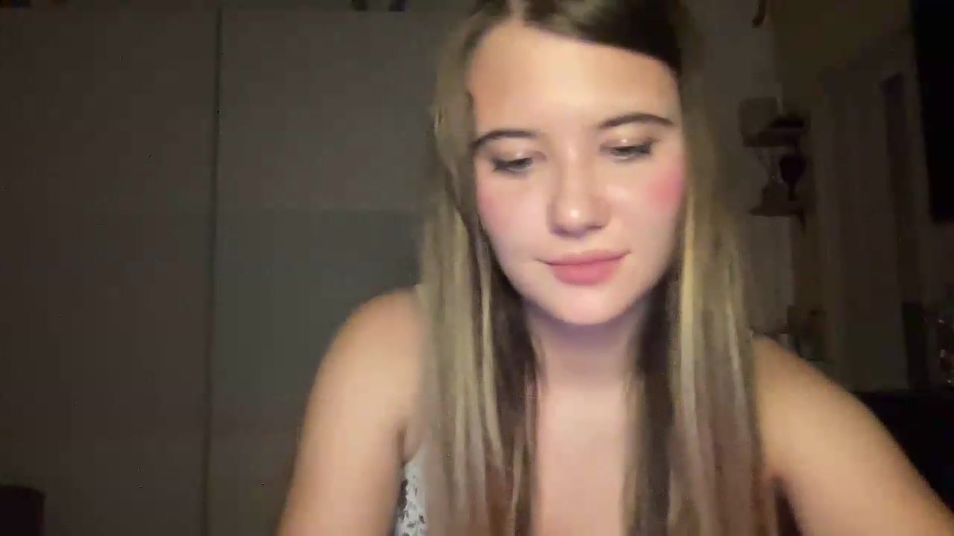 Gallery image thumbnail from Elvira's myfreecams stream on, 09/09/2026, 22:25 image 10 of 20