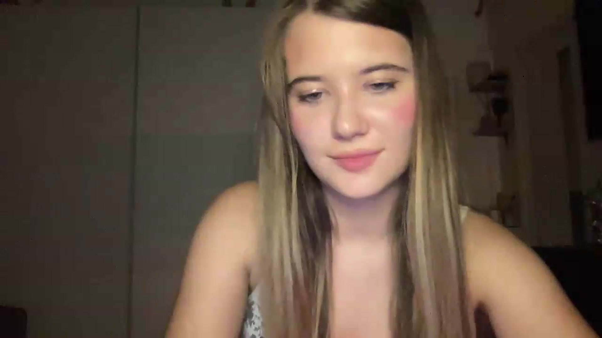 Gallery image thumbnail from Elvira's myfreecams stream on, 09/09/2026, 22:25 image 14 of 20