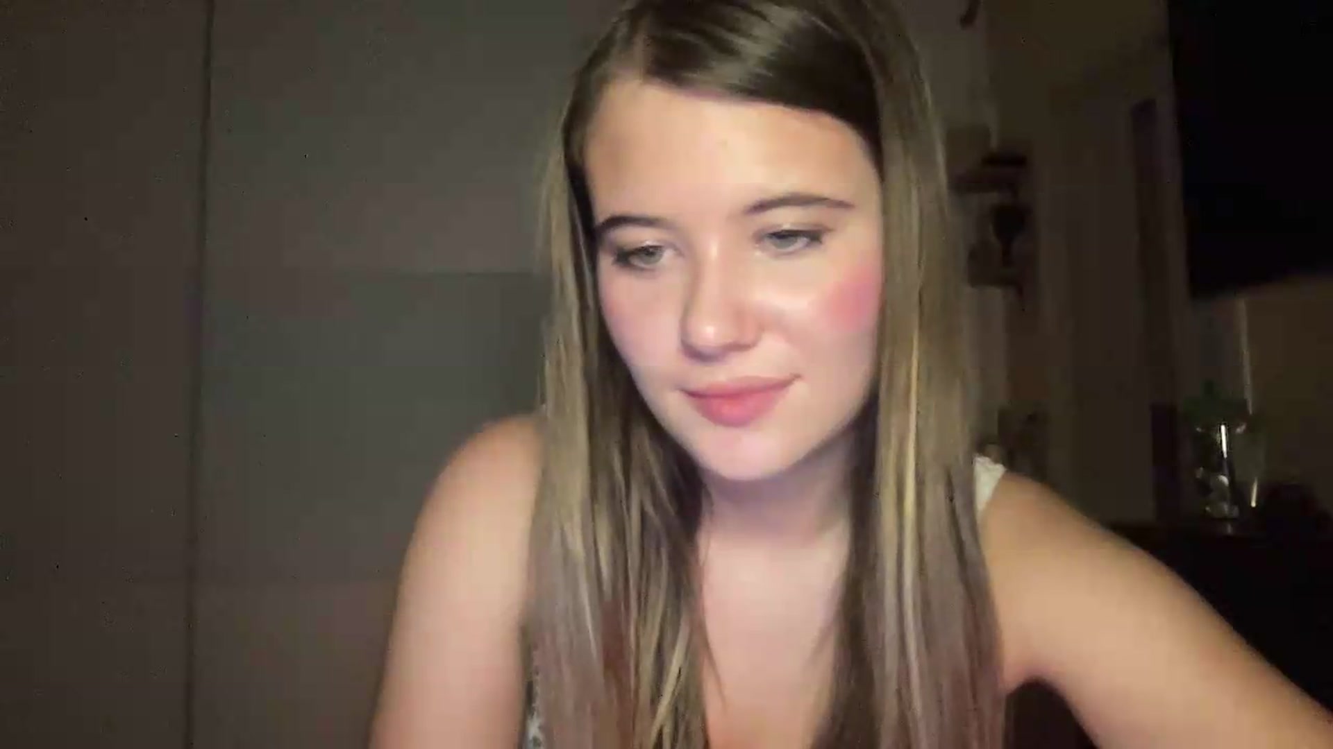 Gallery image thumbnail from Elvira's myfreecams stream on, 09/10/2026, 24:38 image 4 of 20