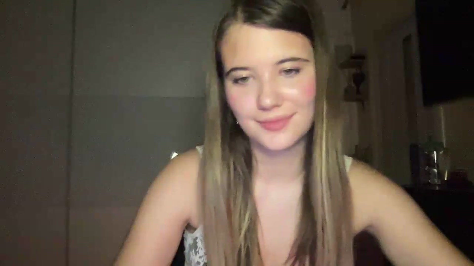 Gallery image thumbnail from Elvira's myfreecams stream on, 09/10/2026, 24:38 image 9 of 20
