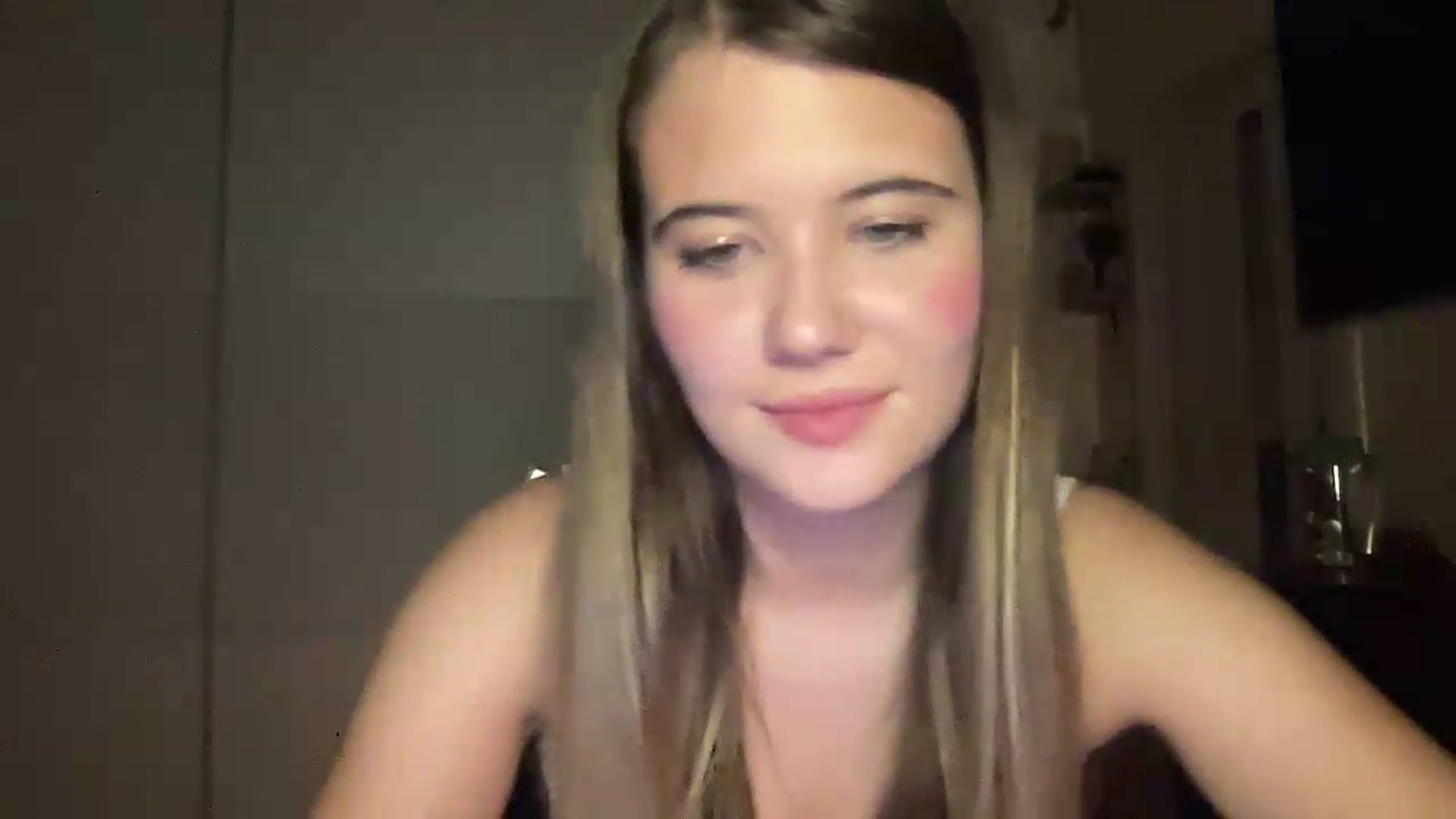 Gallery image thumbnail from Elvira's myfreecams stream on, 09/10/2026, 24:38 image 3 of 20