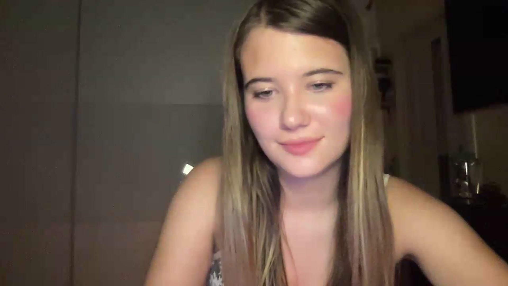Gallery image thumbnail from Elvira's myfreecams stream on, 09/10/2026, 24:38 image 8 of 20