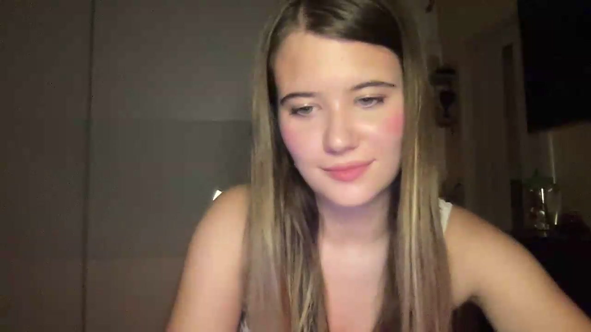 Gallery image thumbnail from Elvira's myfreecams stream on, 09/10/2026, 24:38 image 10 of 20