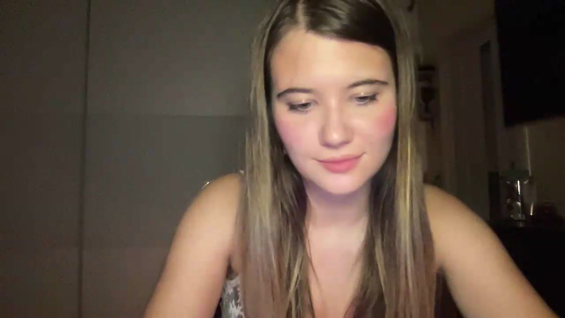 Gallery image thumbnail from Elvira's myfreecams stream on, 09/10/2026, 24:38 image 6 of 20