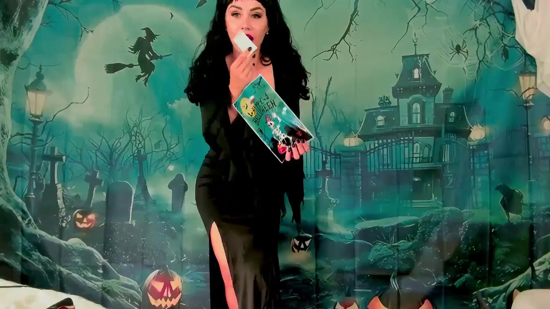 Gallery image thumbnail from Elvira_Biatch's myfreecams stream on, 10/27/2024, 01:03 image 16 of 20