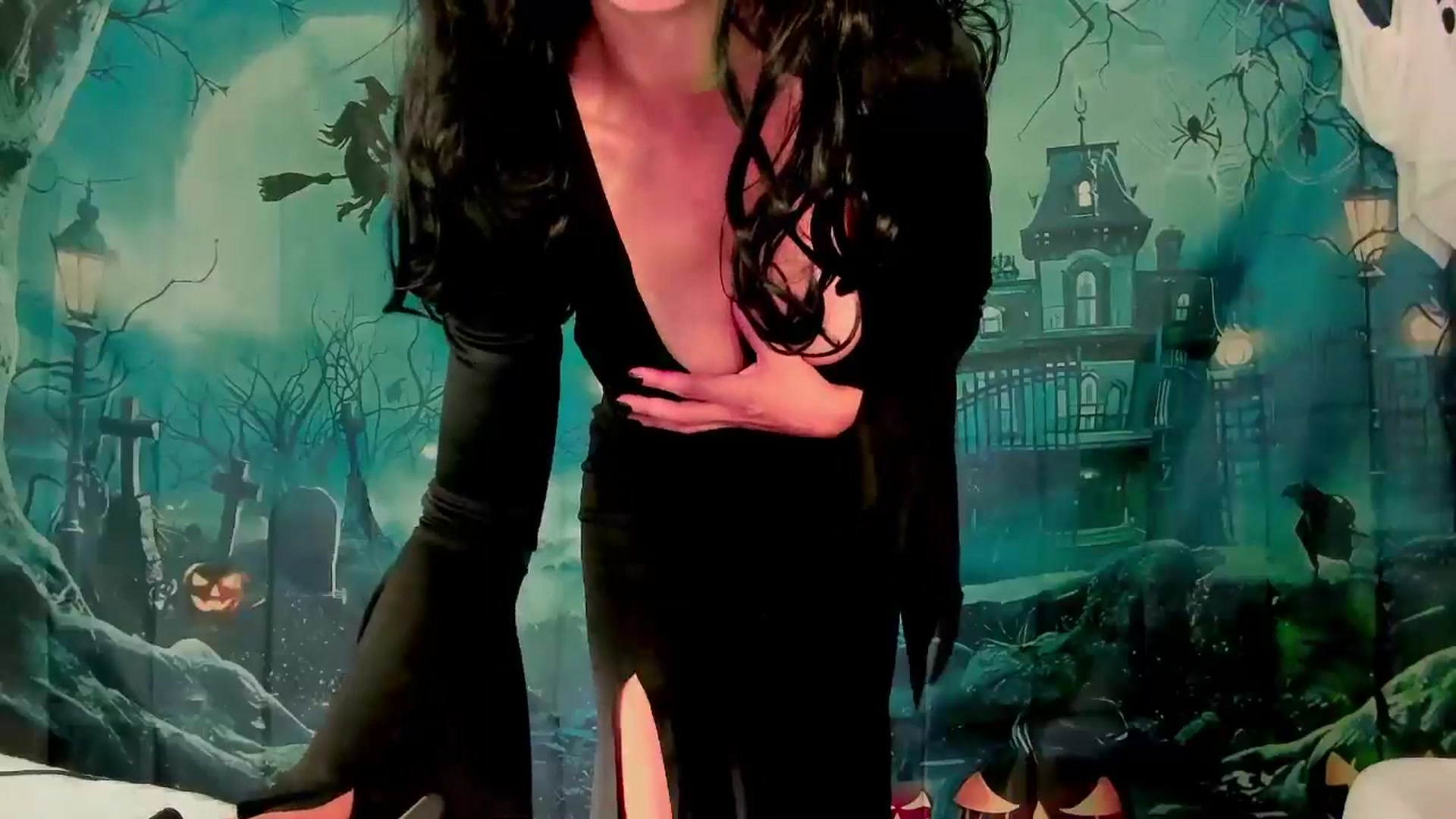 Gallery image thumbnail from Elvira_Biatch's myfreecams stream on, 10/27/2024, 01:03 image 13 of 20