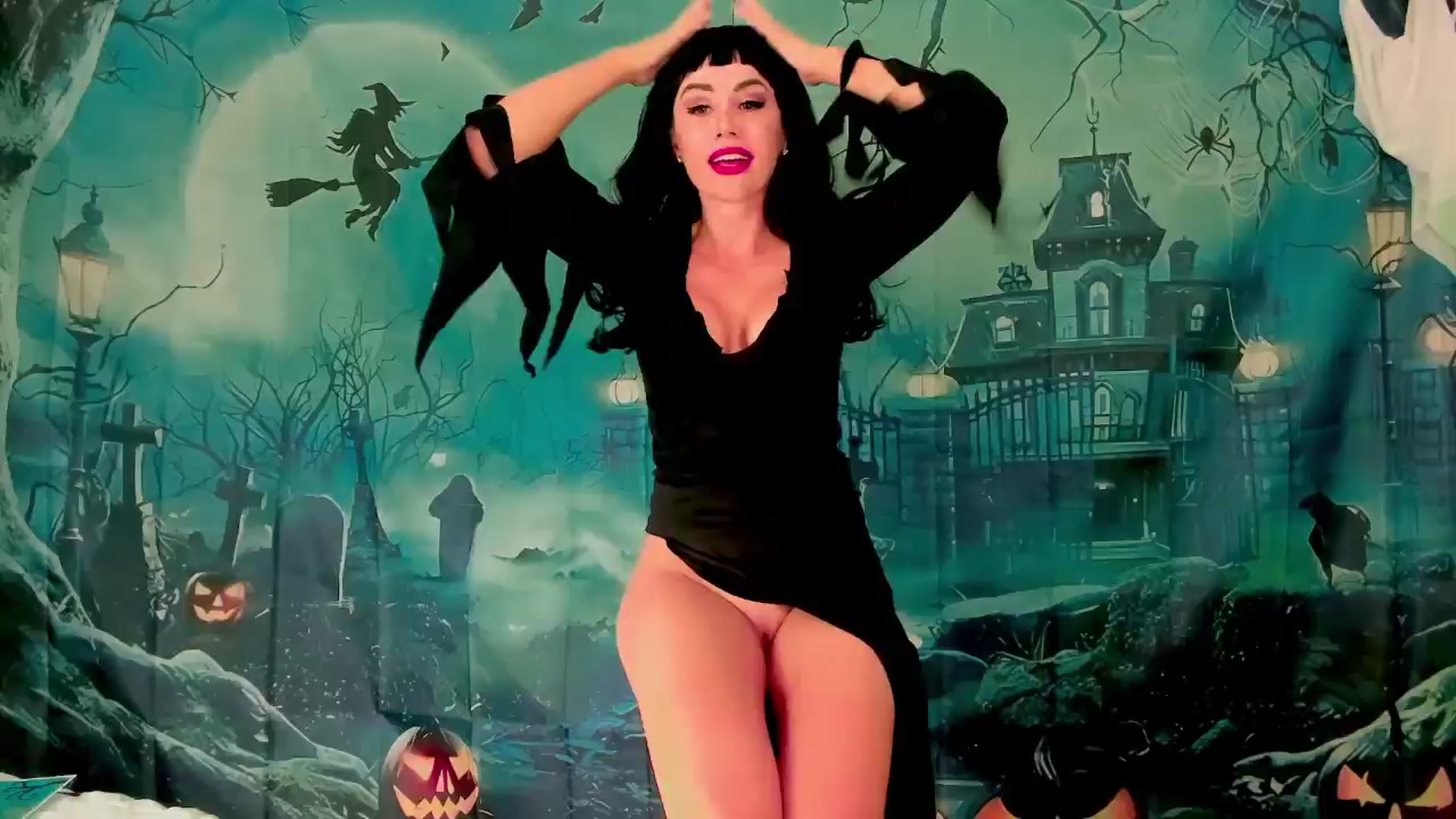 Gallery image thumbnail from Elvira_Biatch's myfreecams stream on, 10/27/2024, 04:33 image 1 of 20