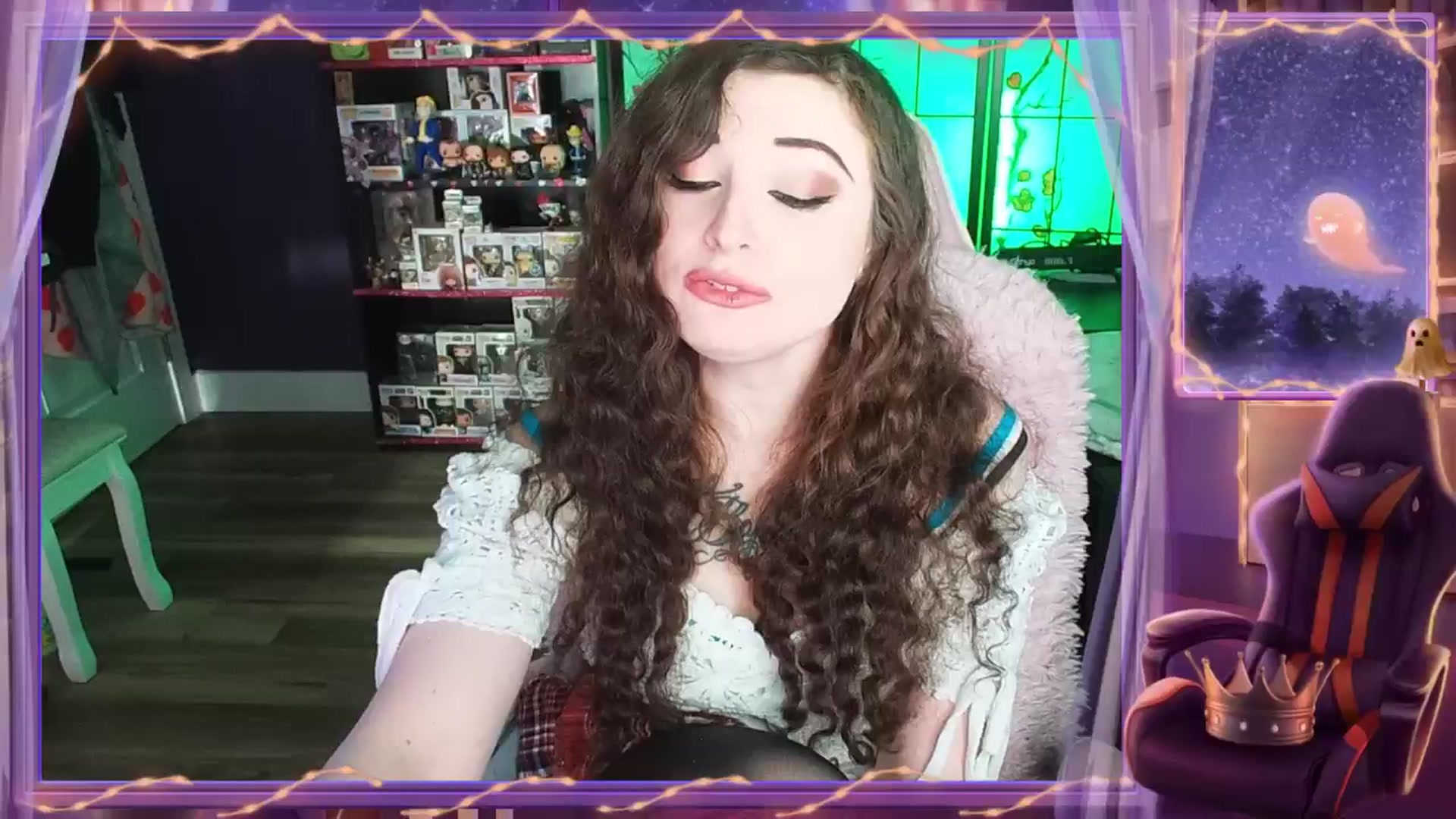 Gallery image thumbnail from Elviraaa's myfreecams stream on, 04/20/2025, 12:05 image 3 of 20