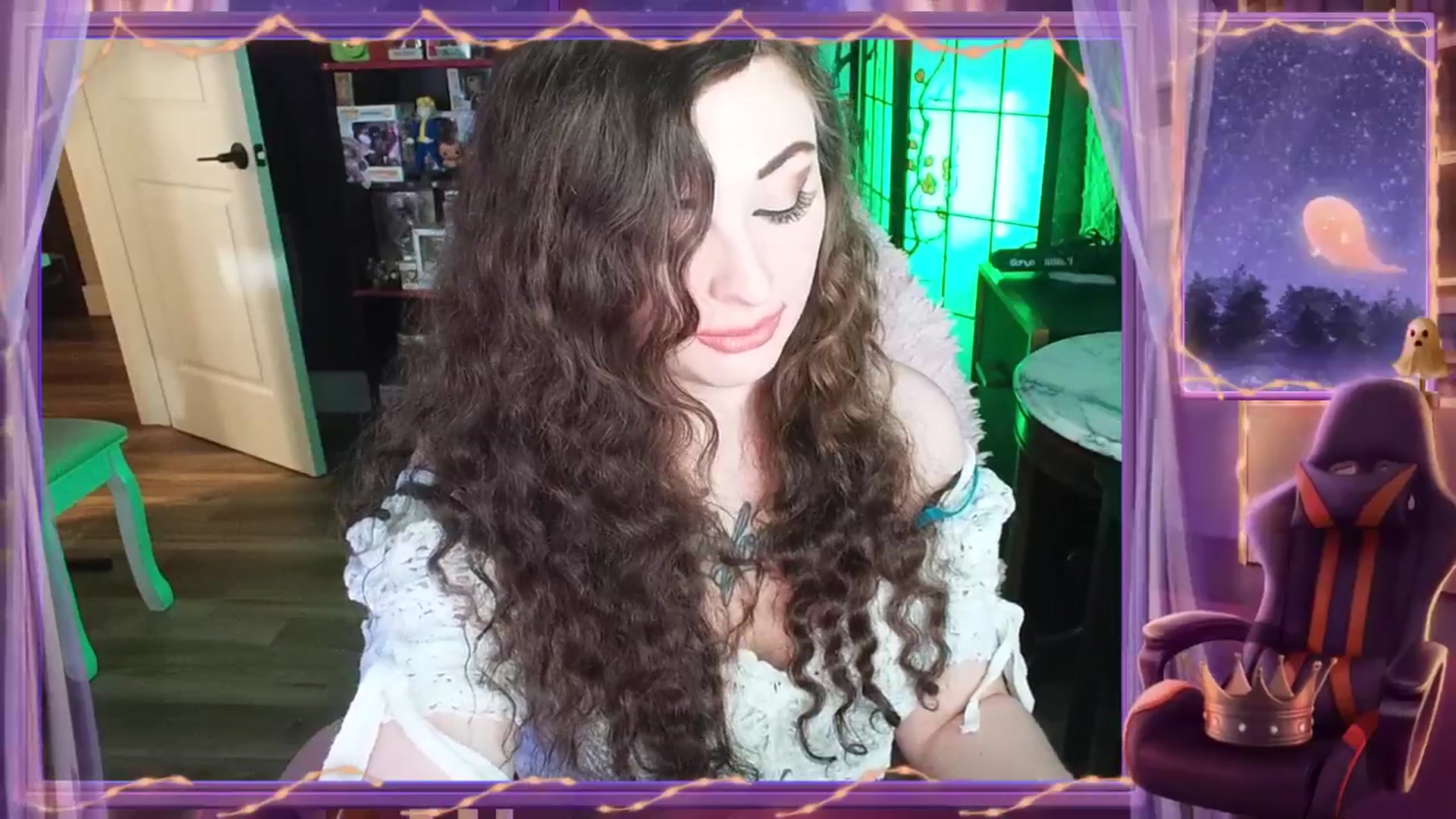 Gallery image thumbnail from Elviraaa's myfreecams stream on, 04/20/2025, 12:05 image 12 of 20