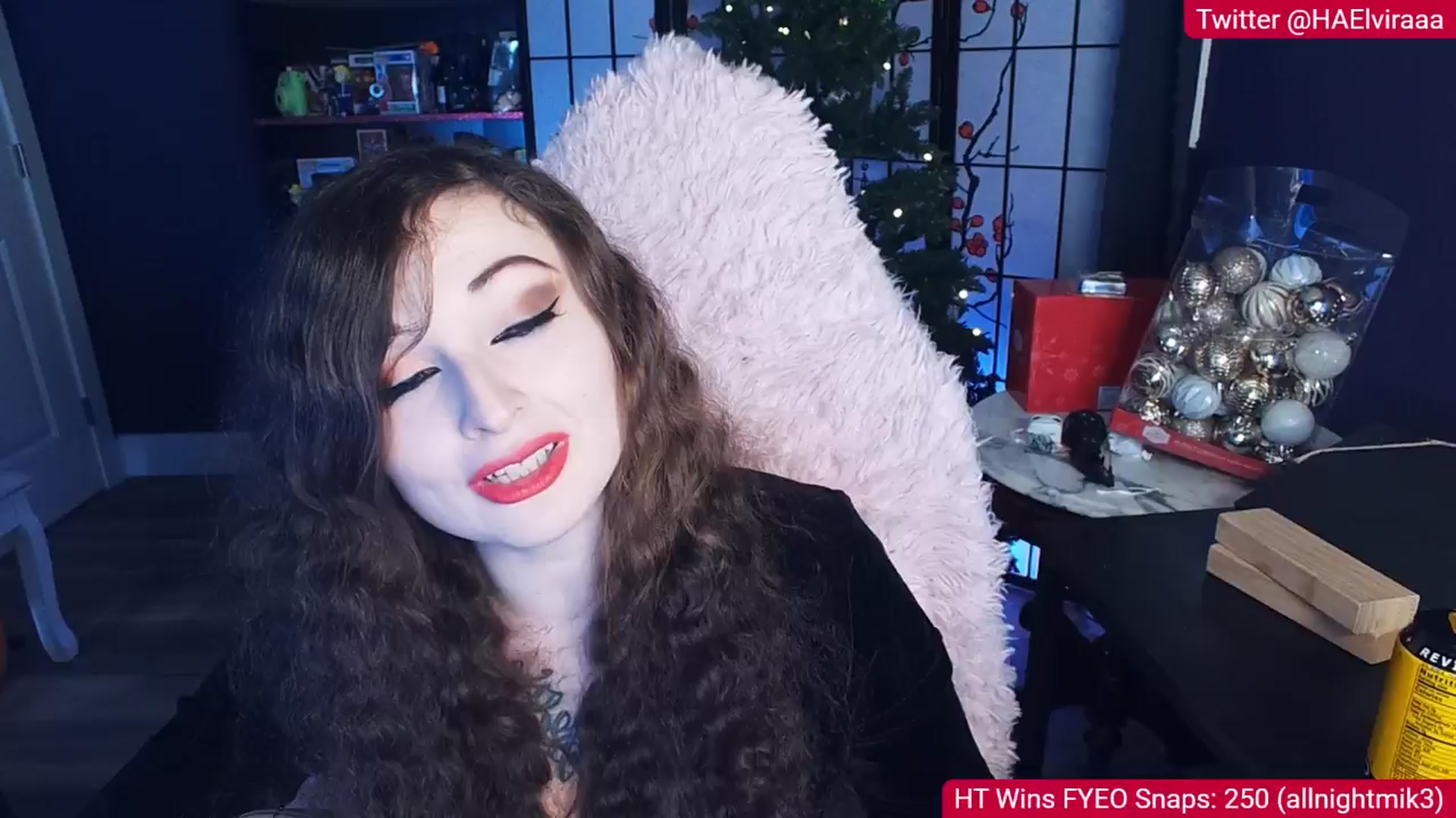 Gallery image thumbnail from Elviraaa's myfreecams stream on, 11/16/2025, 12:30 image 7 of 20
