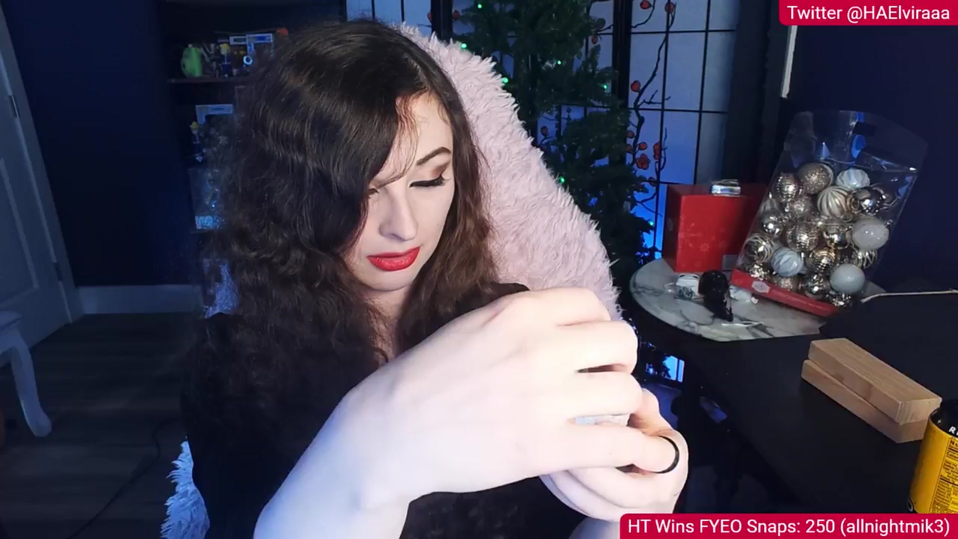 Gallery image thumbnail from Elviraaa's myfreecams stream on, 11/16/2025, 12:30 image 6 of 20
