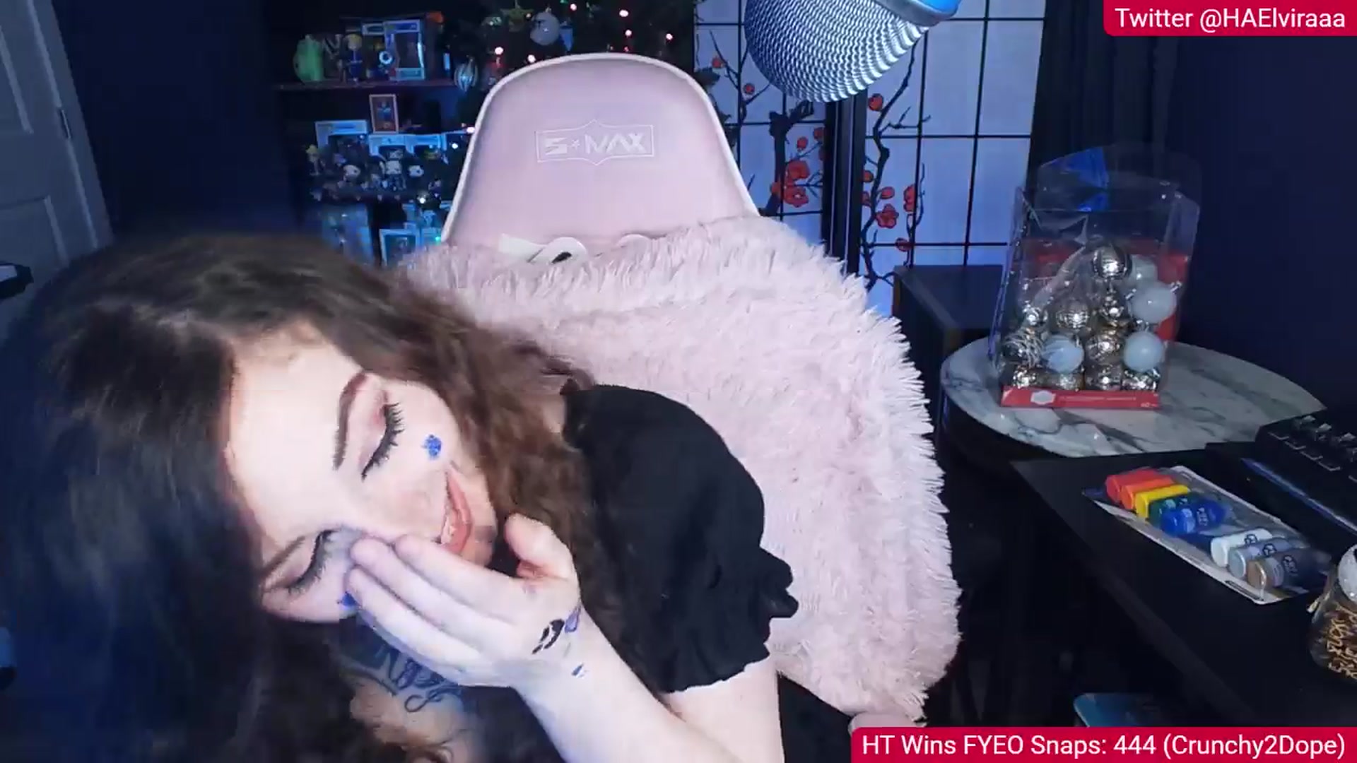 Gallery image thumbnail from Elviraaa's myfreecams stream on, 11/23/2025, 12:53 image 11 of 20