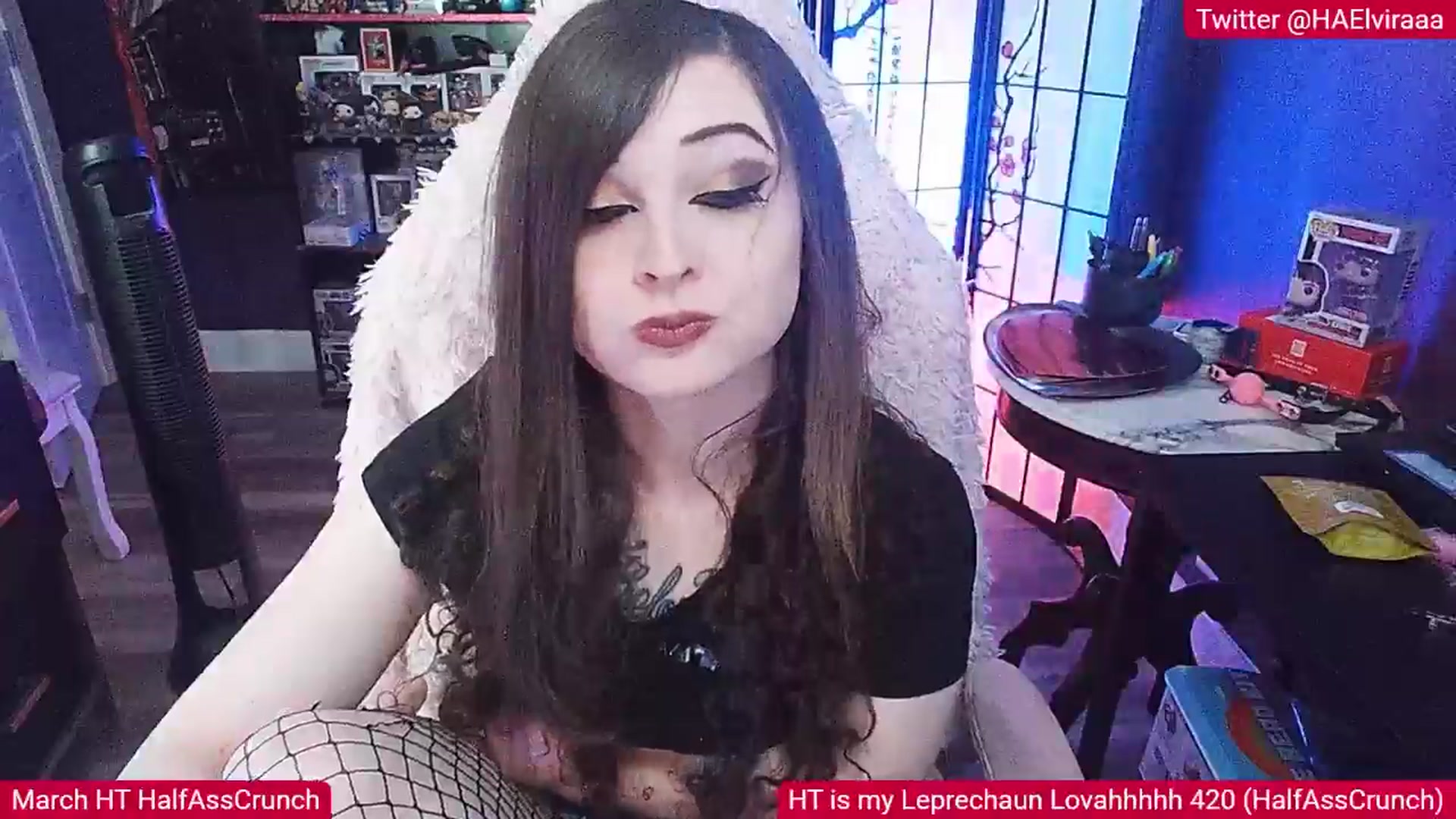 Gallery image thumbnail from Elviraaa's myfreecams stream on, 03/01/2026, 12:03 image 13 of 20