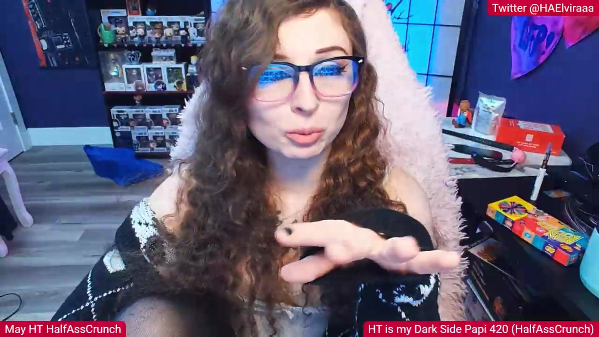 Gallery image thumbnail from Elviraaa's myfreecams stream on, 05/10/2026, 10:05 image 14 of 20