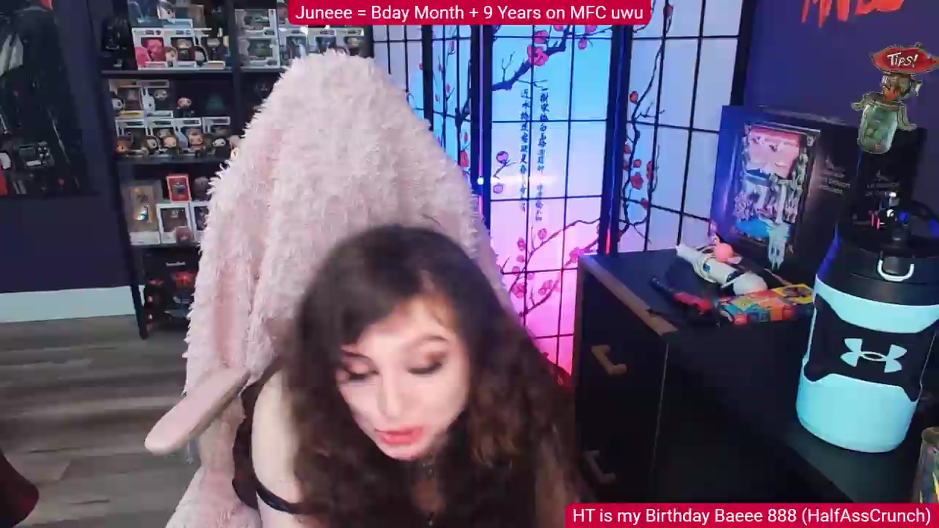 Gallery image thumbnail from Elviraaa's myfreecams stream on, 06/21/2026, 10:51 image 13 of 20