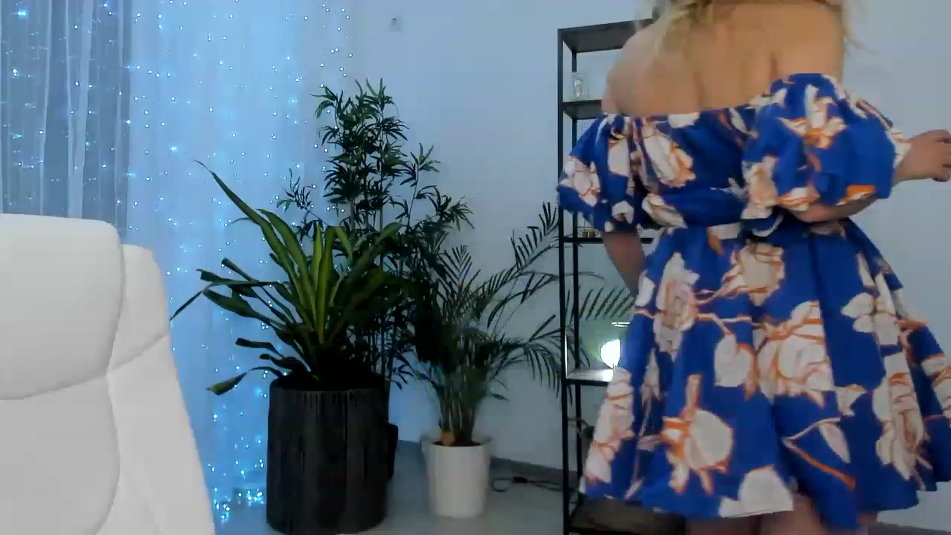 Gallery image thumbnail from ElyUrFutureEx's myfreecams stream on, 01/01/2023, 05:11 image 10 of 20