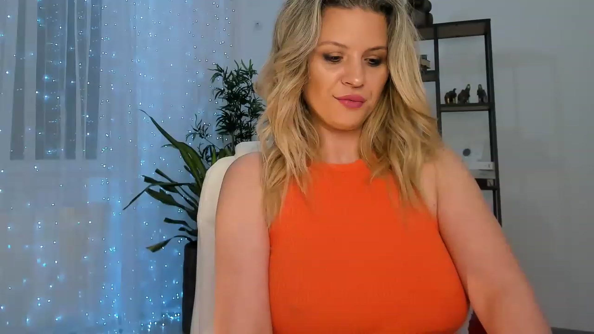 Gallery image thumbnail from ElyUrFutureEx's myfreecams stream on, 01/20/2023, 24:02 image 13 of 20