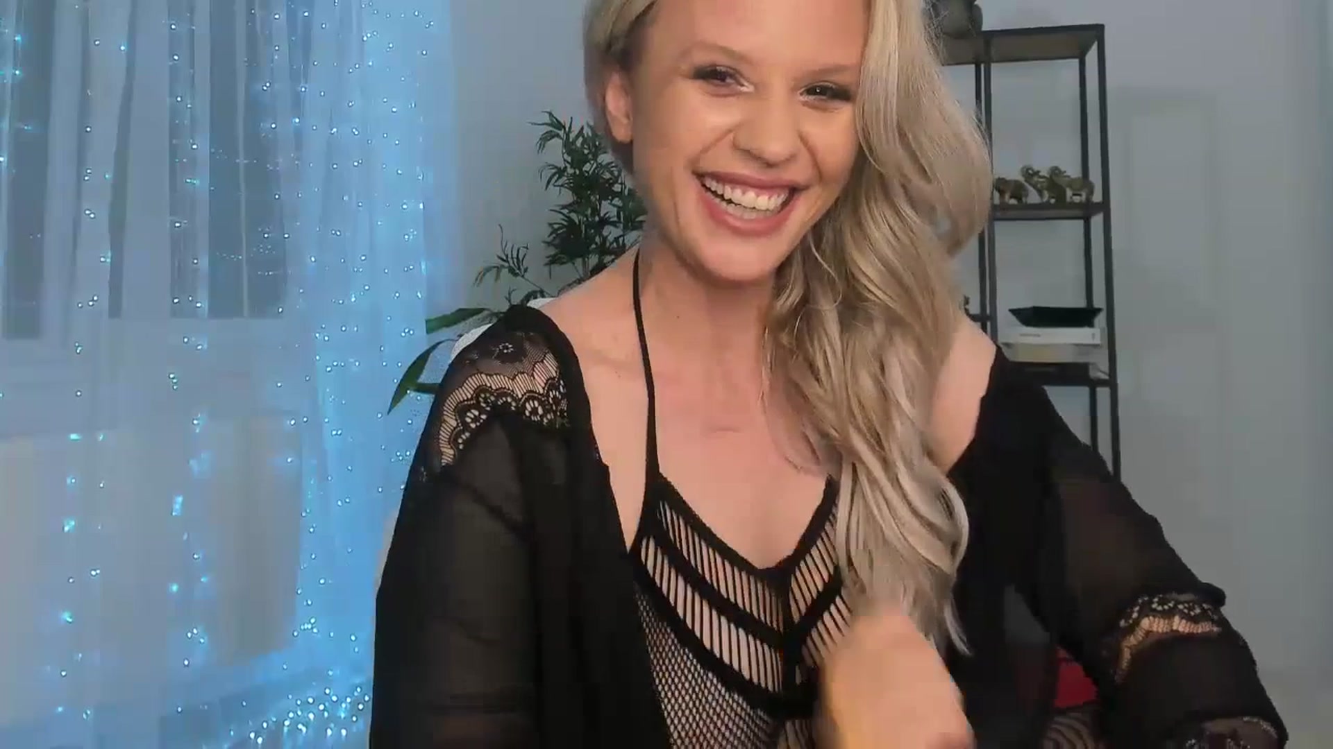 Gallery image thumbnail from ElyUrFutureEx's myfreecams stream on, 07/21/2023, 01:39 image 5 of 20
