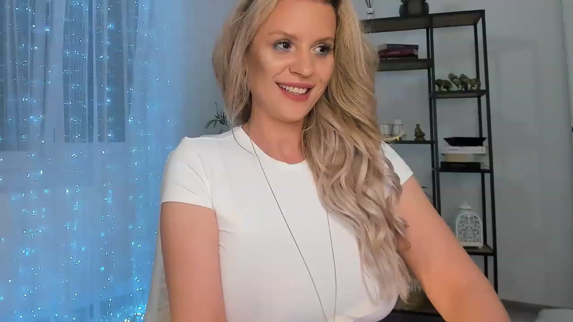 Gallery image thumbnail from ElyUrFutureEx's myfreecams stream on, 07/27/2023, 24:35 image 18 of 20