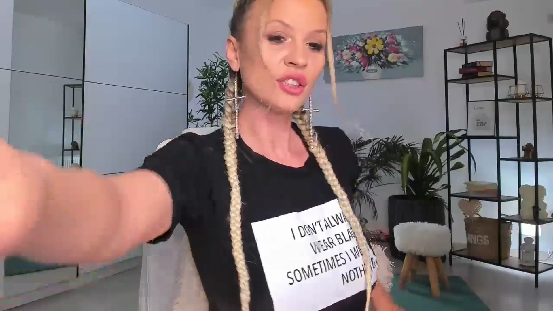 Gallery image thumbnail from ElyUrFutureEx's myfreecams stream on, 12/30/2023, 24:01 image 18 of 20