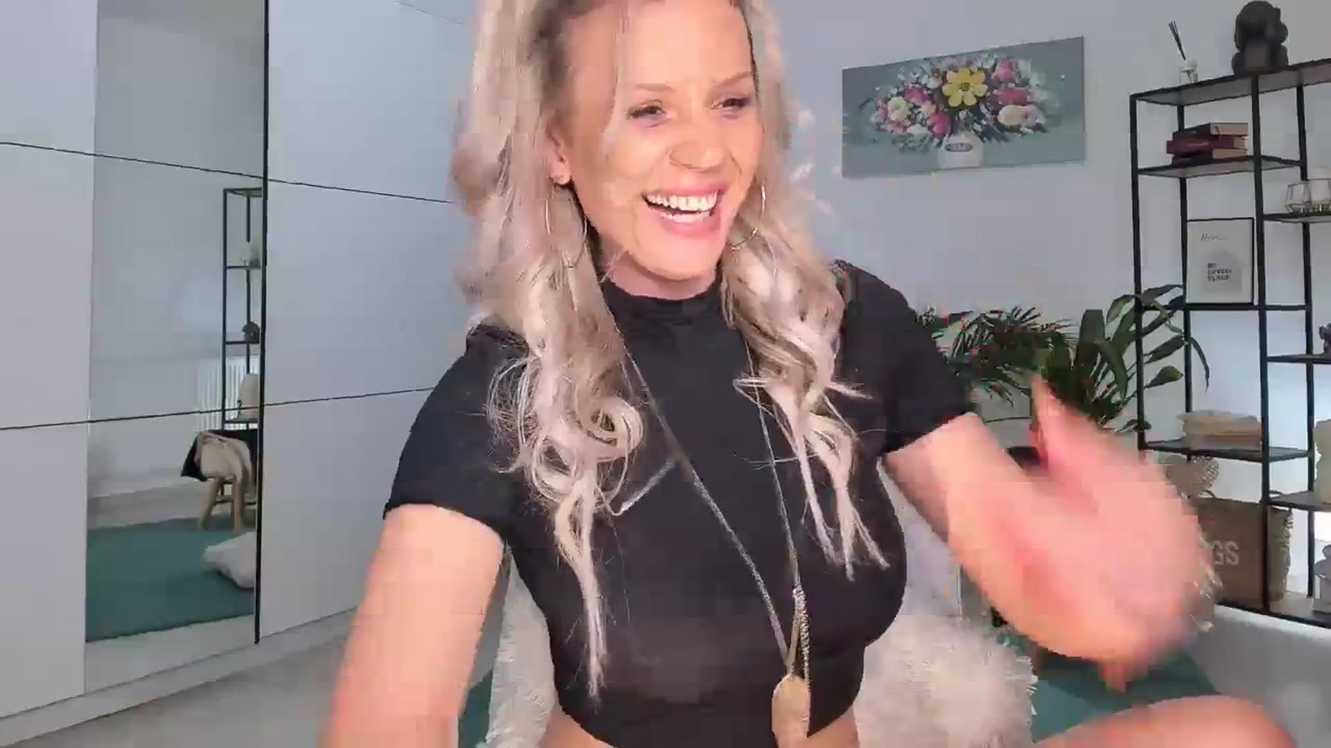 Gallery image thumbnail from ElyUrFutureEx's myfreecams stream on, 01/10/2024, 24:02 image 16 of 20