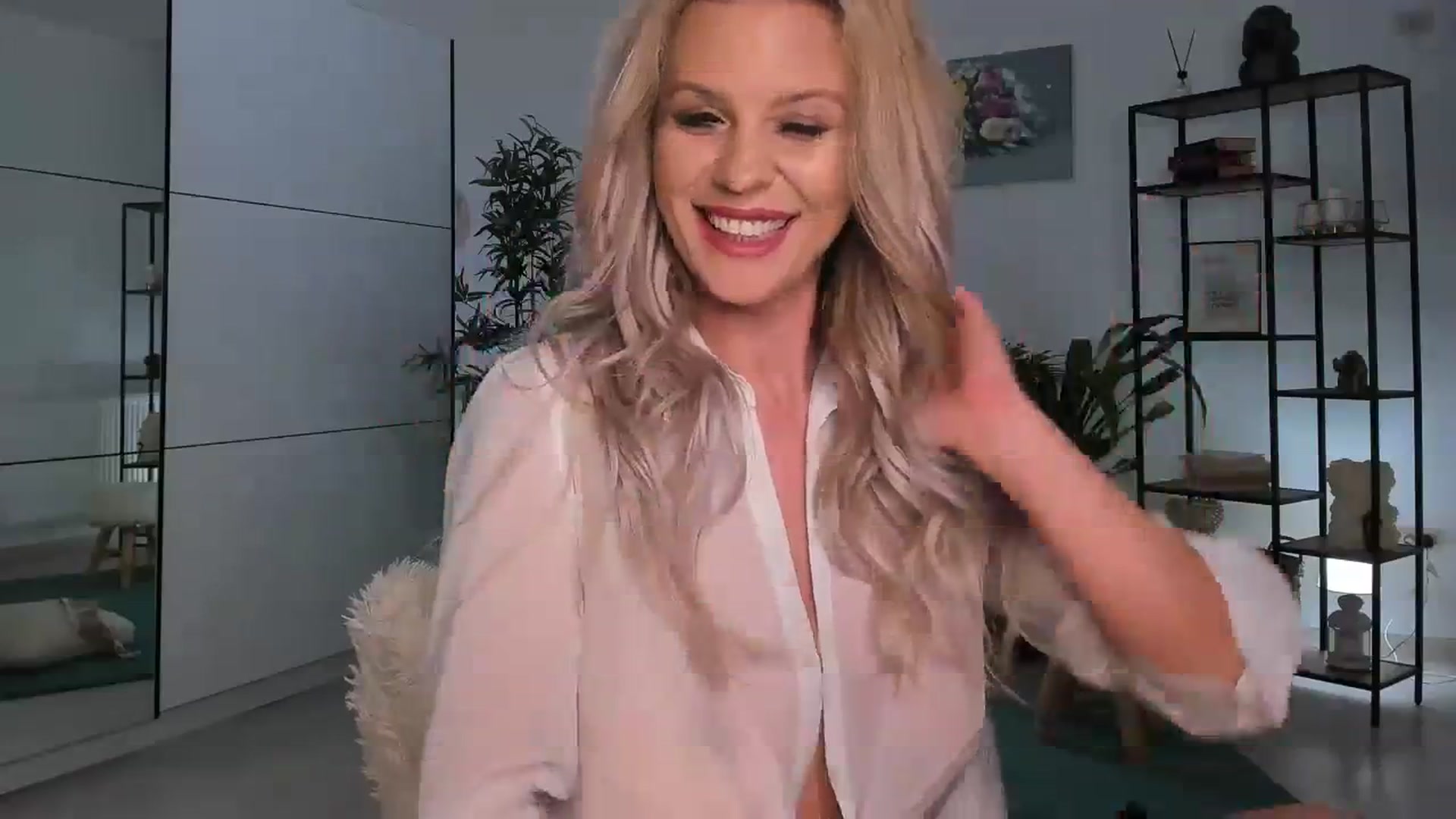 Gallery image thumbnail from ElyUrFutureEx's myfreecams stream on, 01/31/2024, 04:07 image 17 of 20