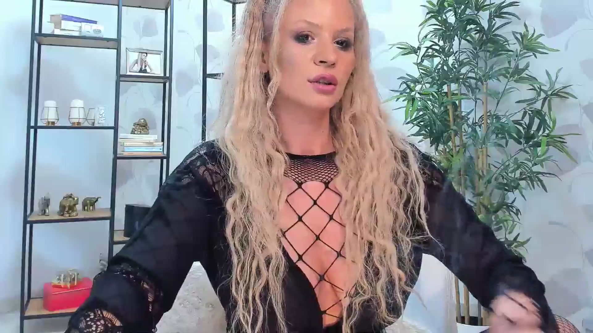 Gallery image thumbnail from ElyUrFutureEx's myfreecams stream on, 12/24/2025, 16:00 image 19 of 20