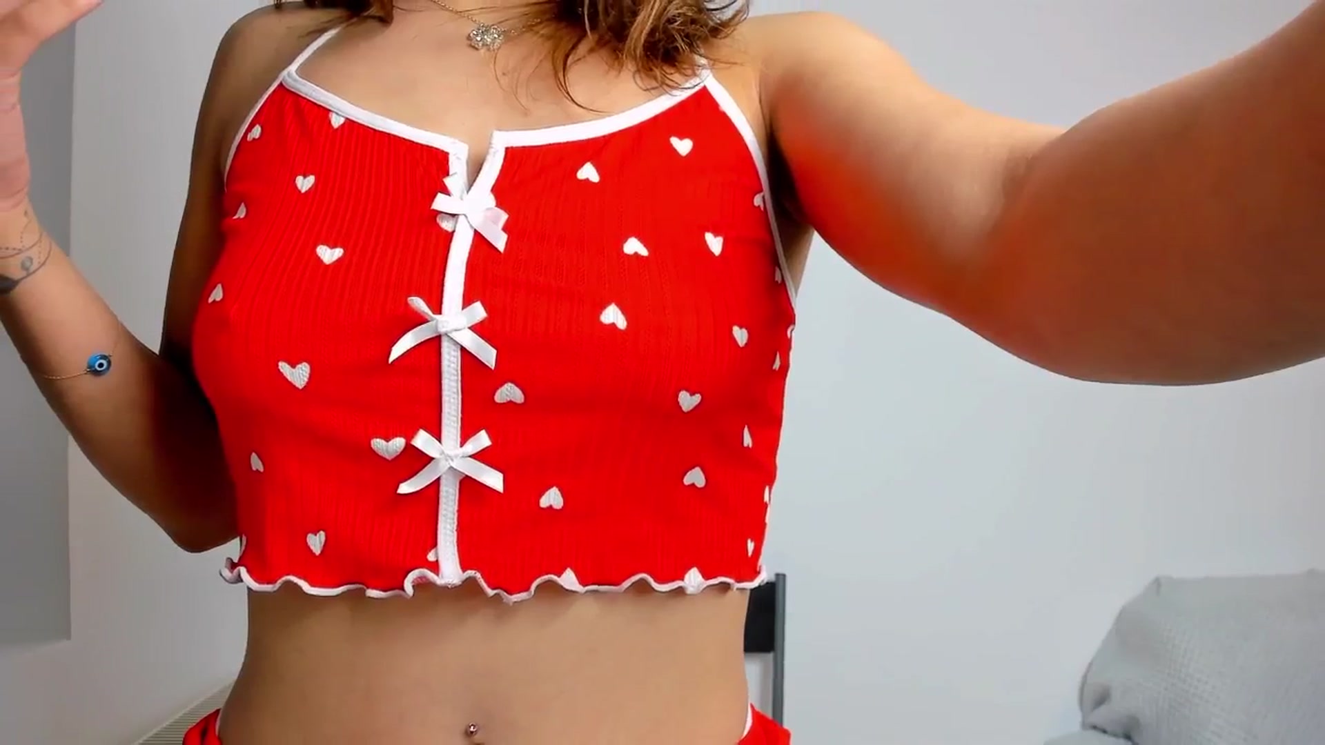 Gallery image thumbnail from Elyaana's myfreecams stream on, 12/10/2025, 19:31 image 5 of 20